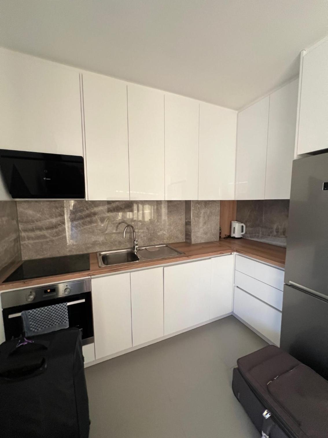 Rent Apartament Lalzy Bay