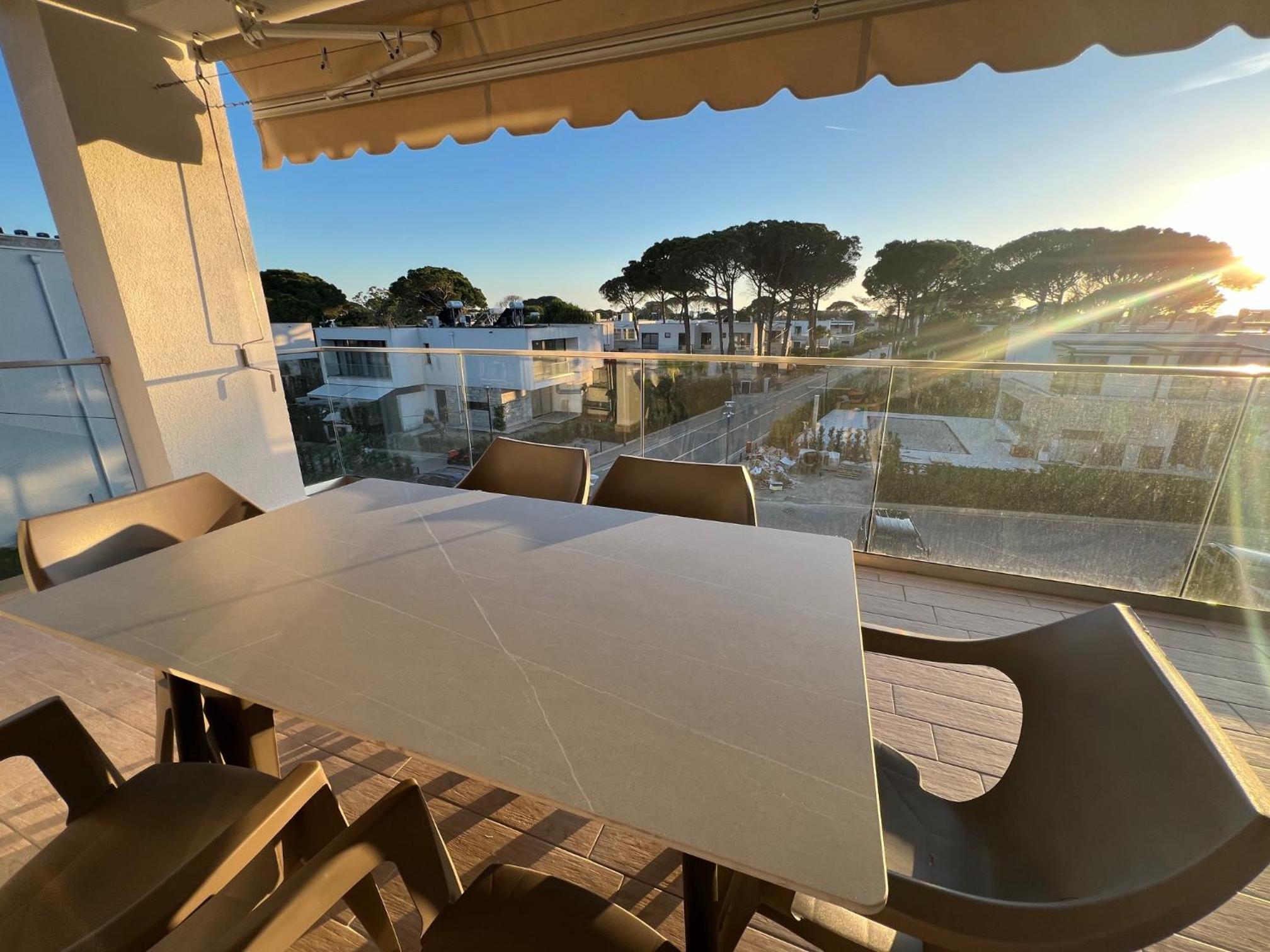 Rent Apartament Lalzy Bay
