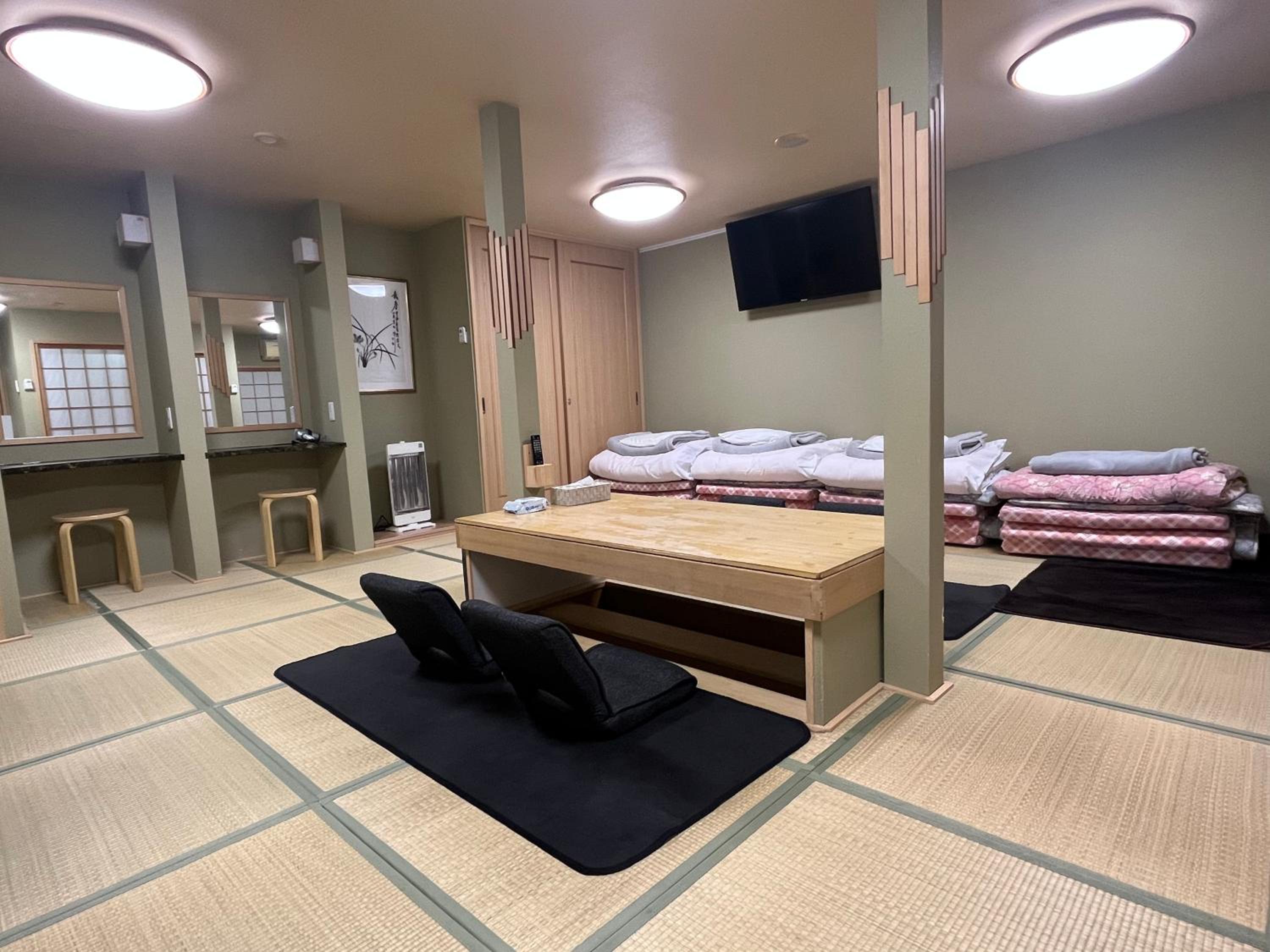 Local Japanese Stay & Sake Experience Namba area