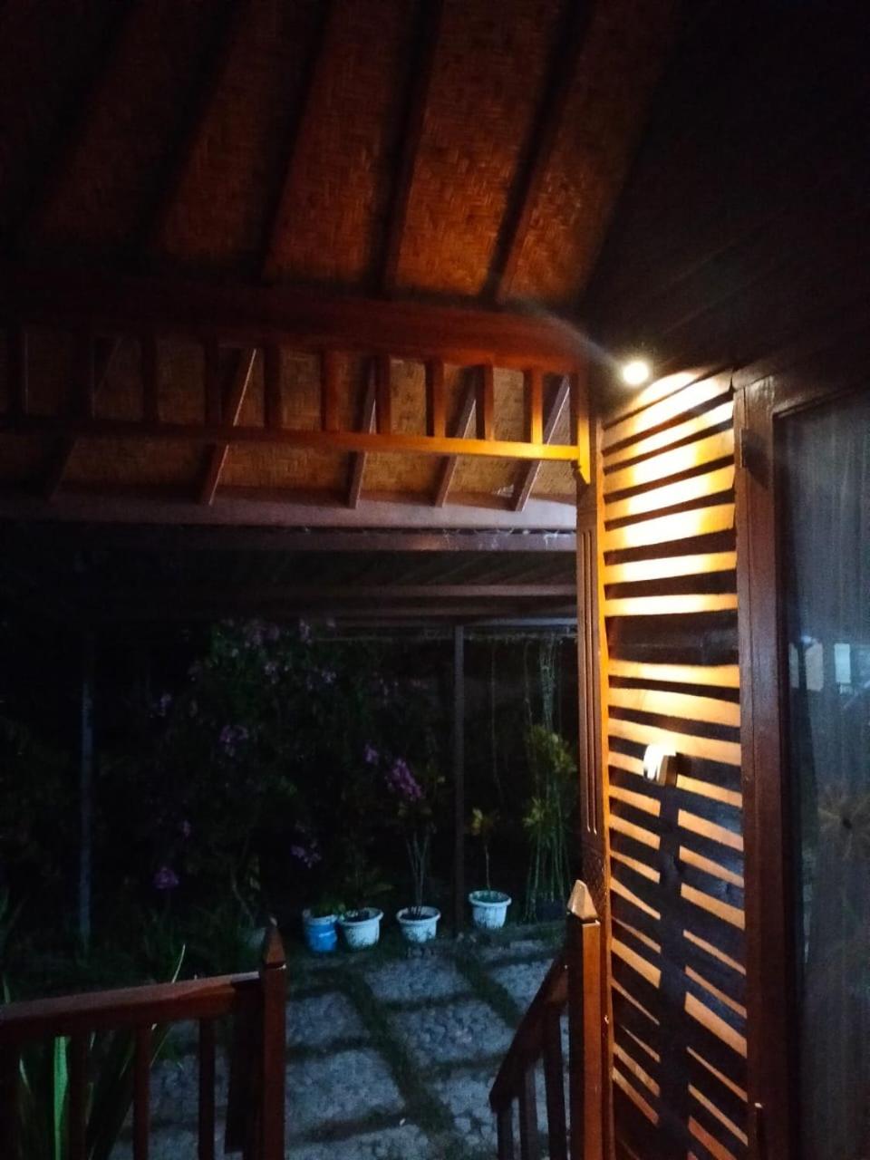 Side house