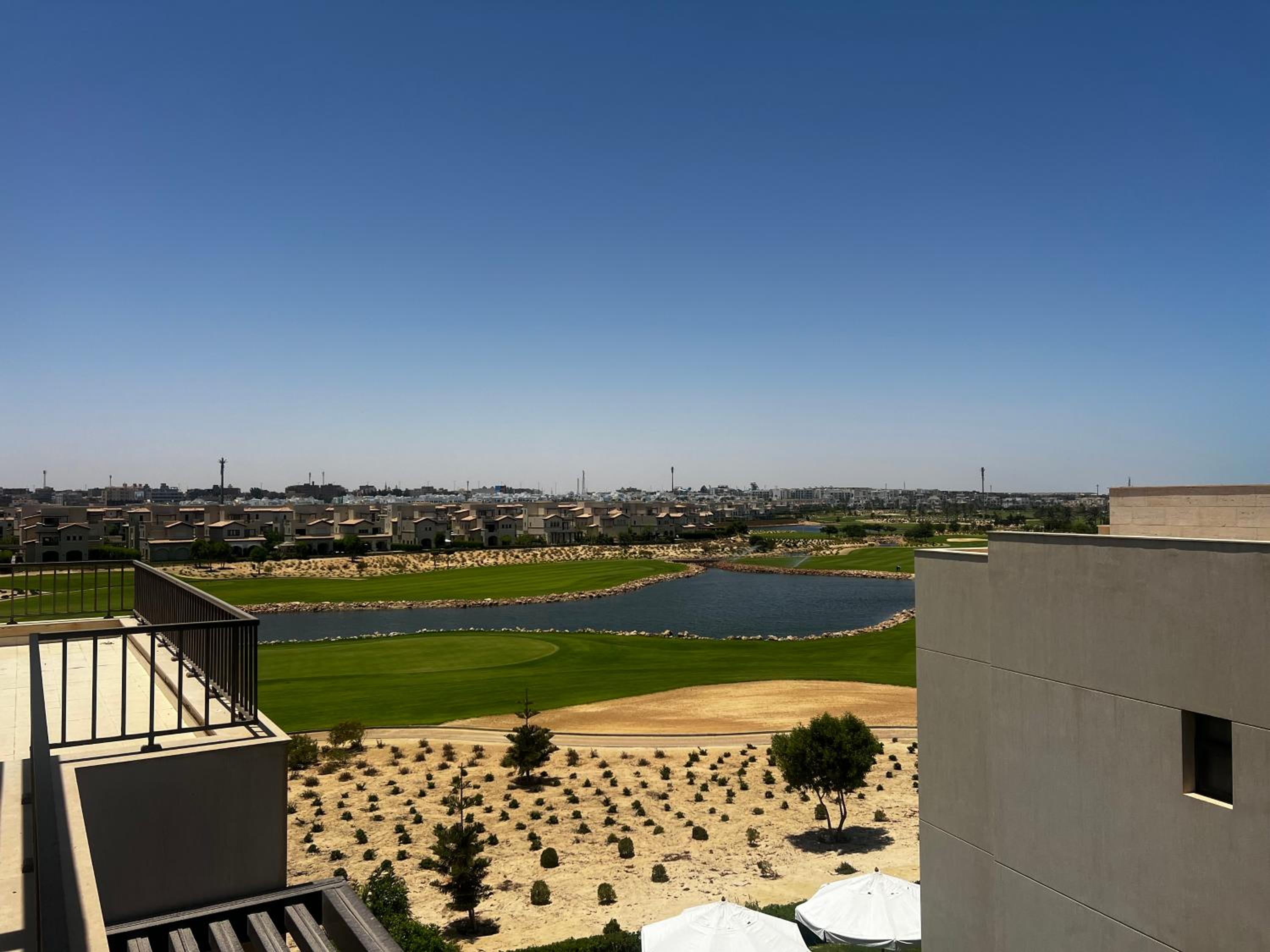 Marassi Pent house Golf View