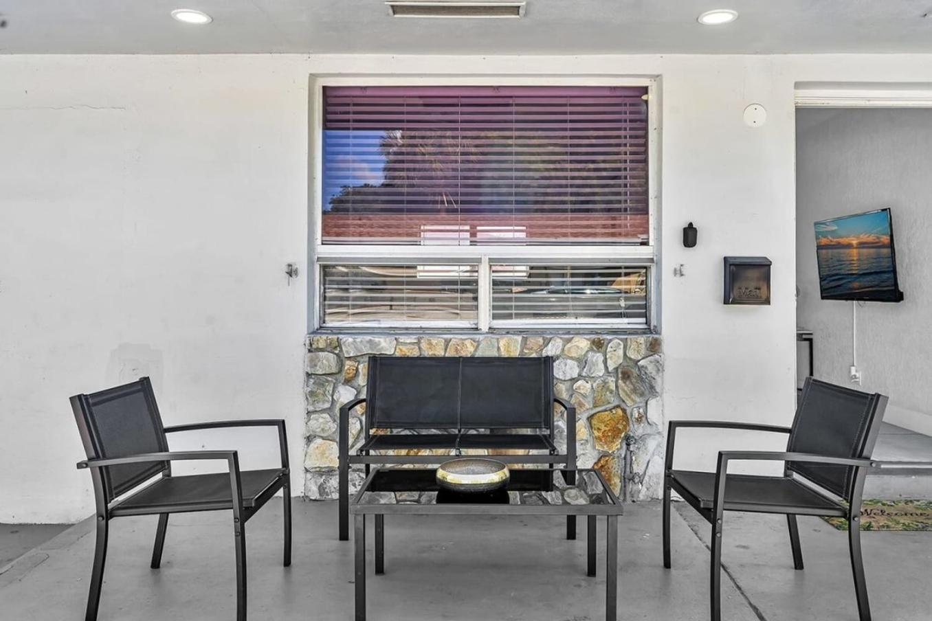 Modern 2br Near Aventura Mall & Sunny Beach - Image 2