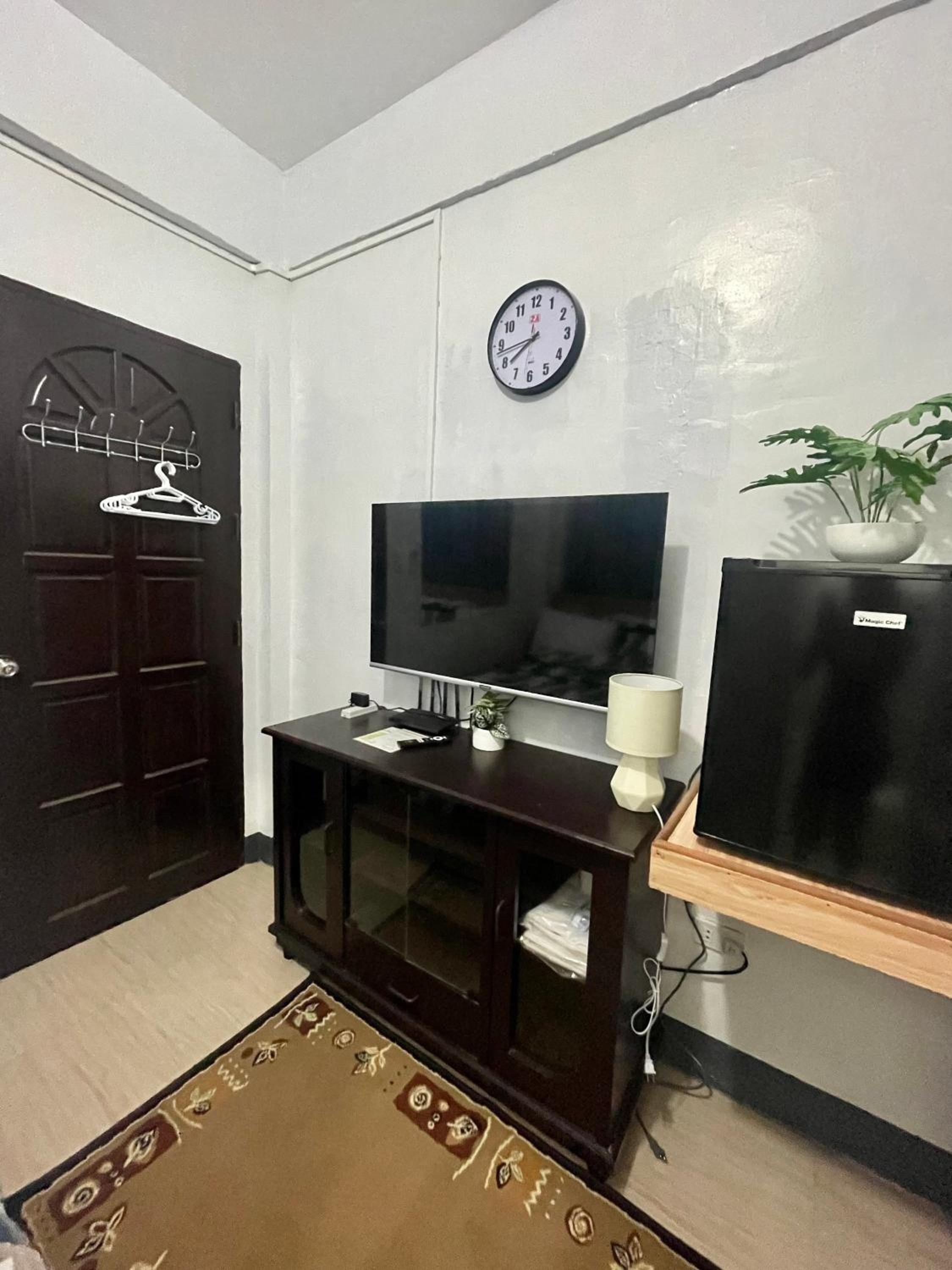 Comfy Stay with Wifi Netflix Kitchen Free Parking at Sonia's Island Stay