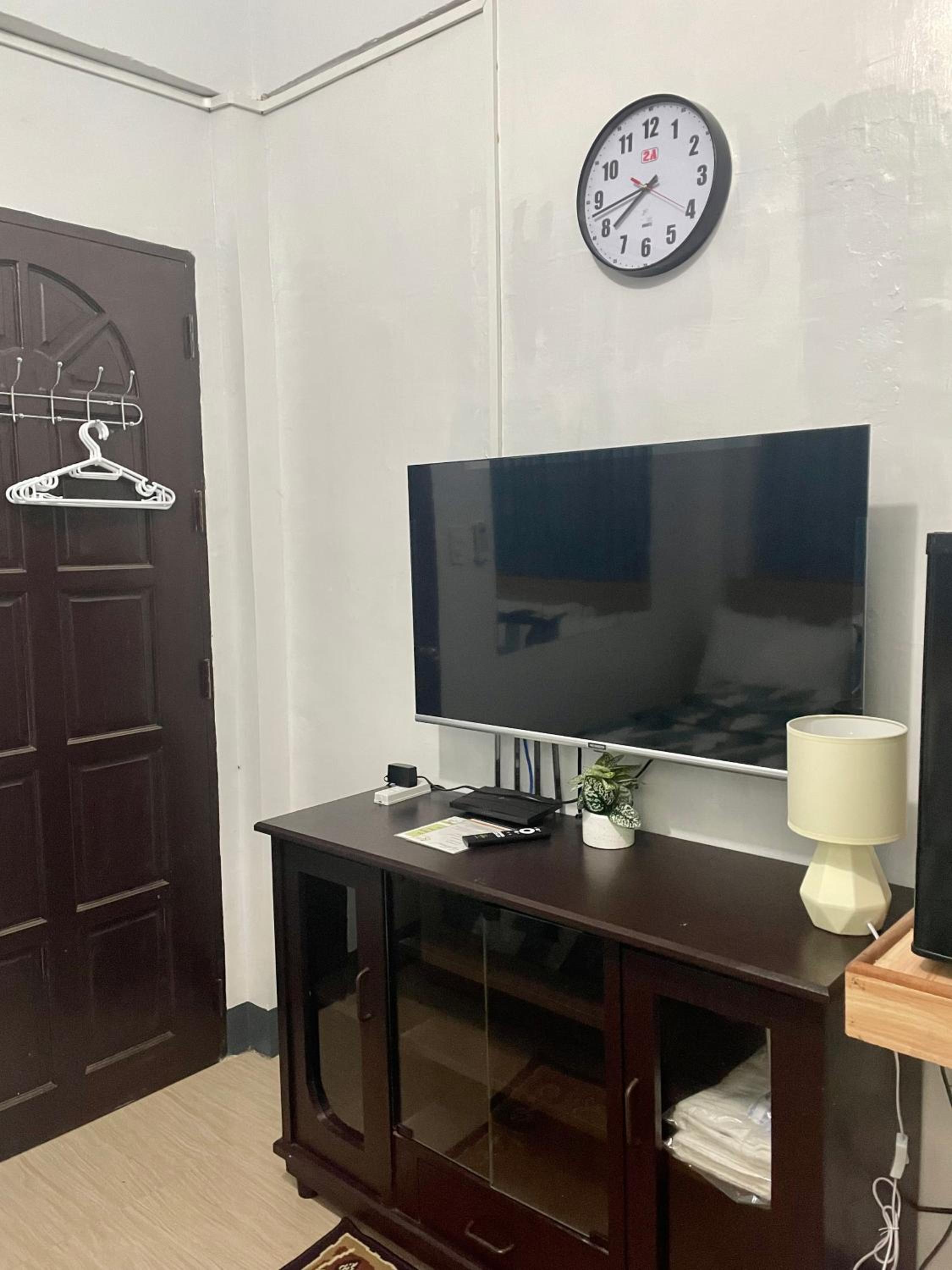 Comfy Stay with Wifi Netflix Kitchen Free Parking at Sonia's Island Stay