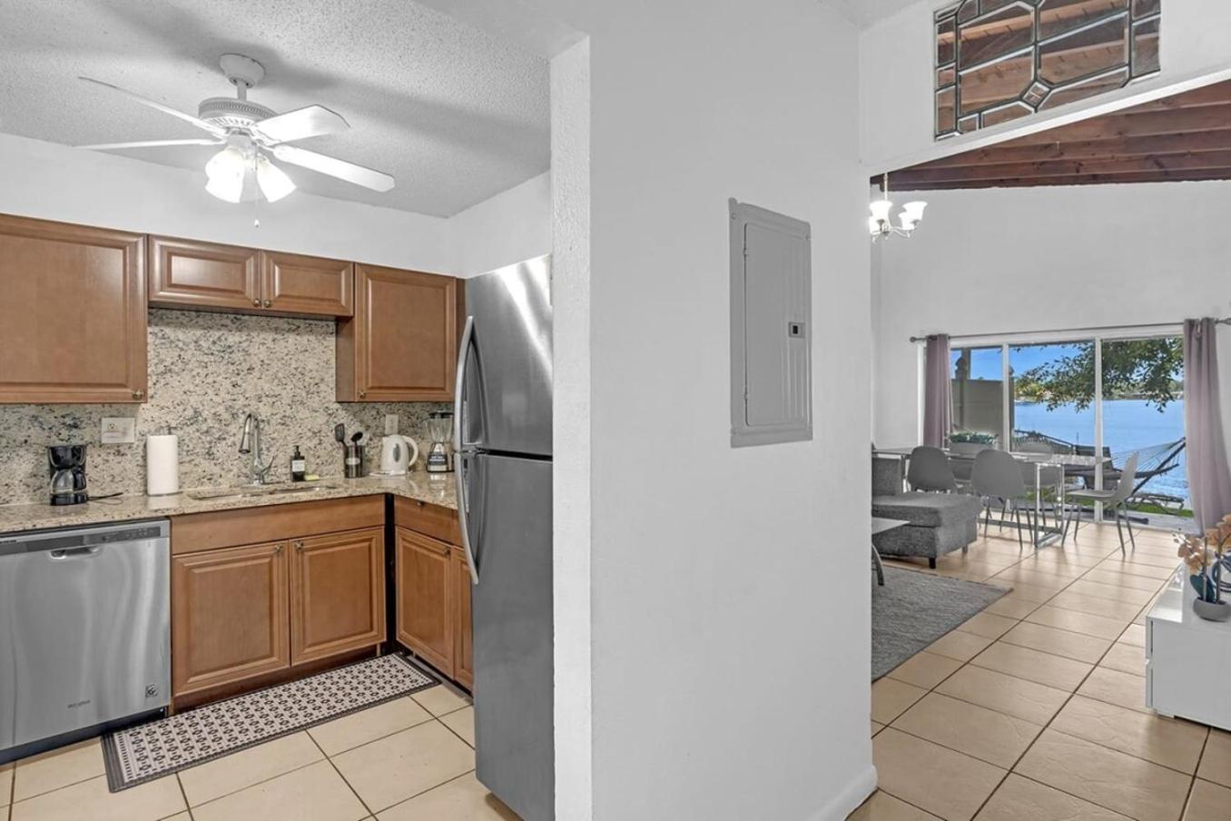 Lakeside 3 Bdrm Beach & Casino L2
