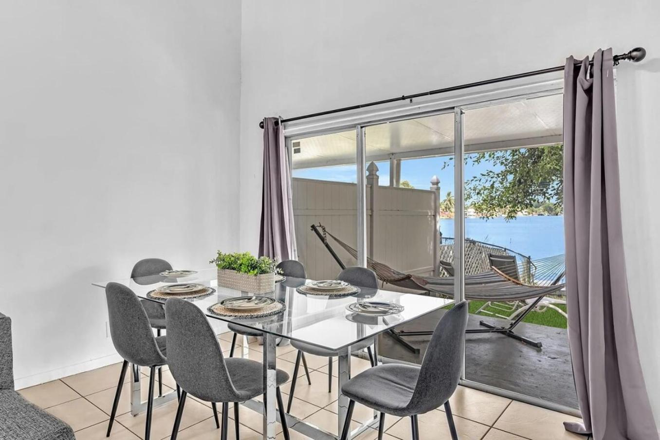 Lakeside 3 Bdrm Beach & Casino L2