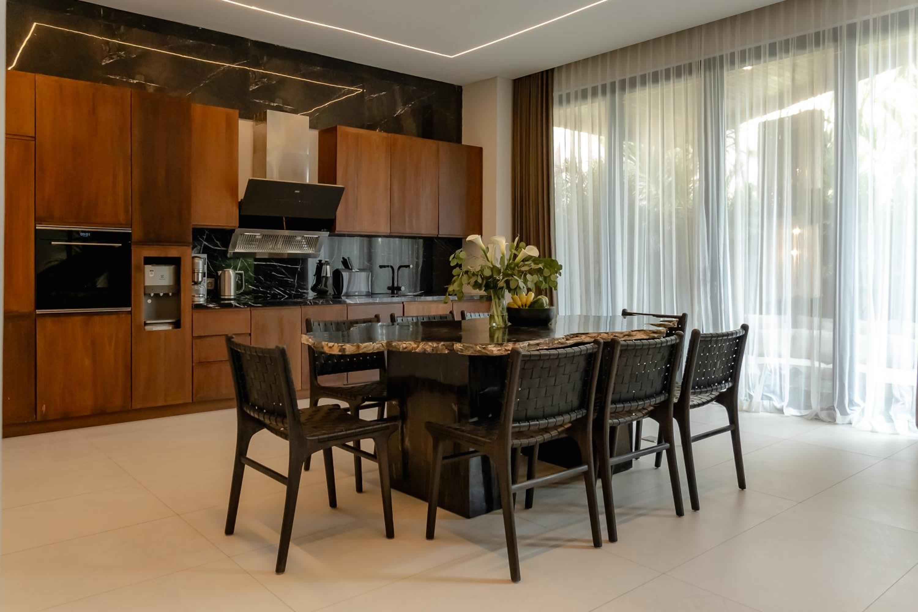 AMO Residences