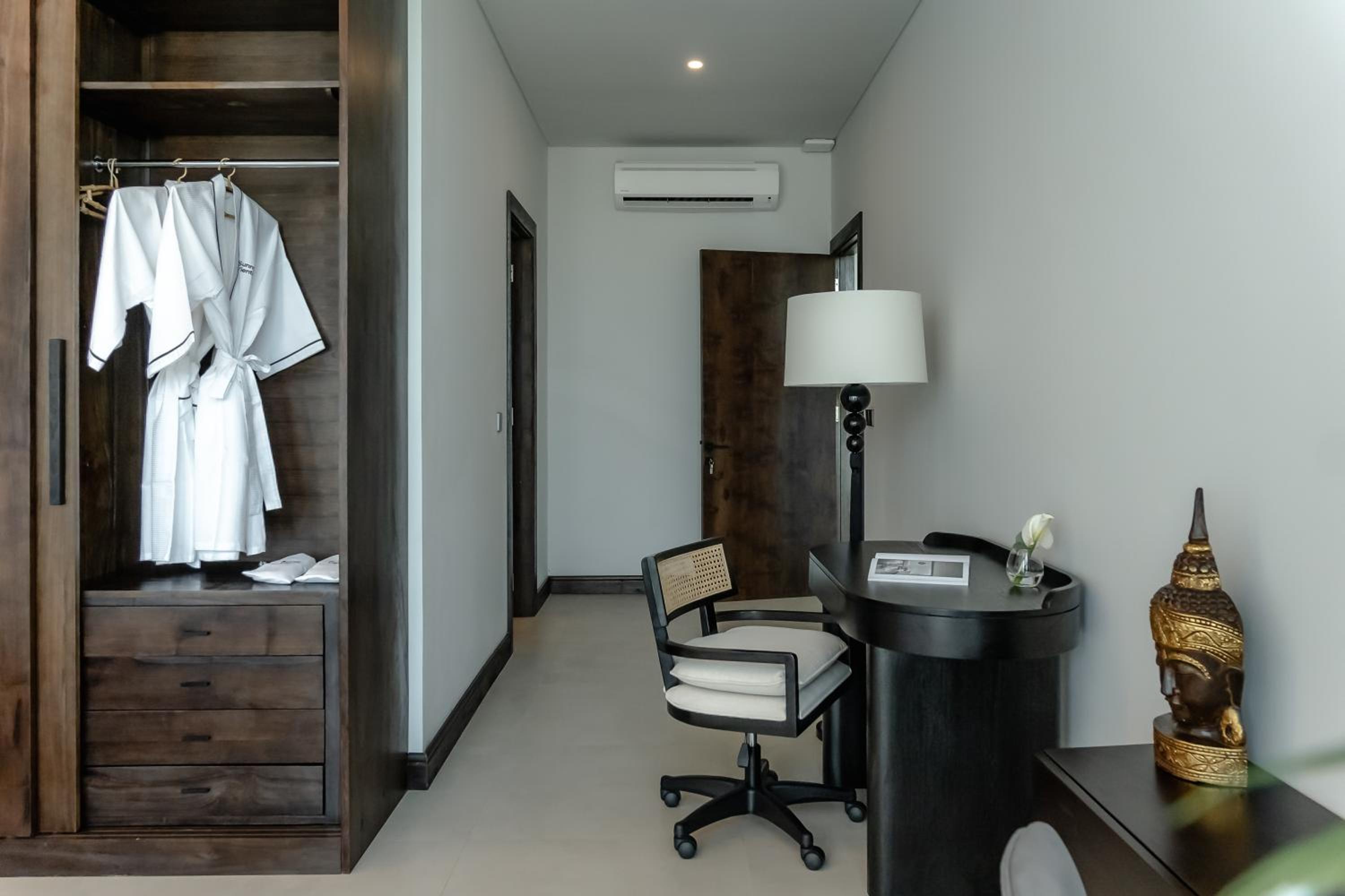 AMO Residences