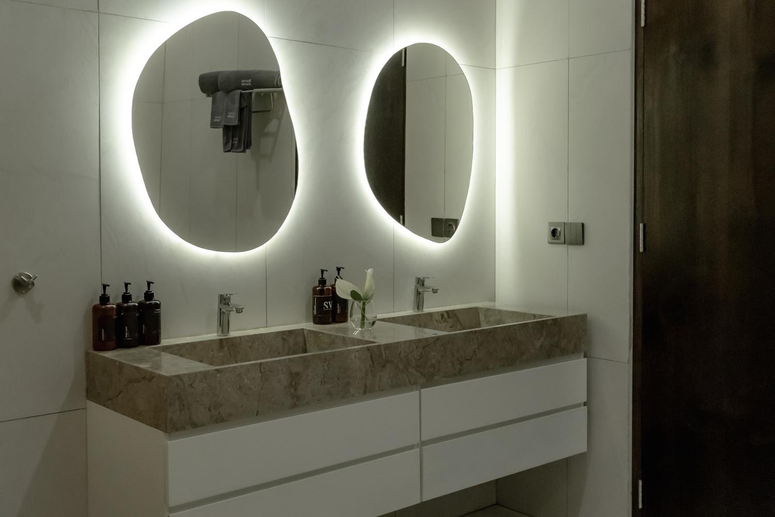 AMO Residences