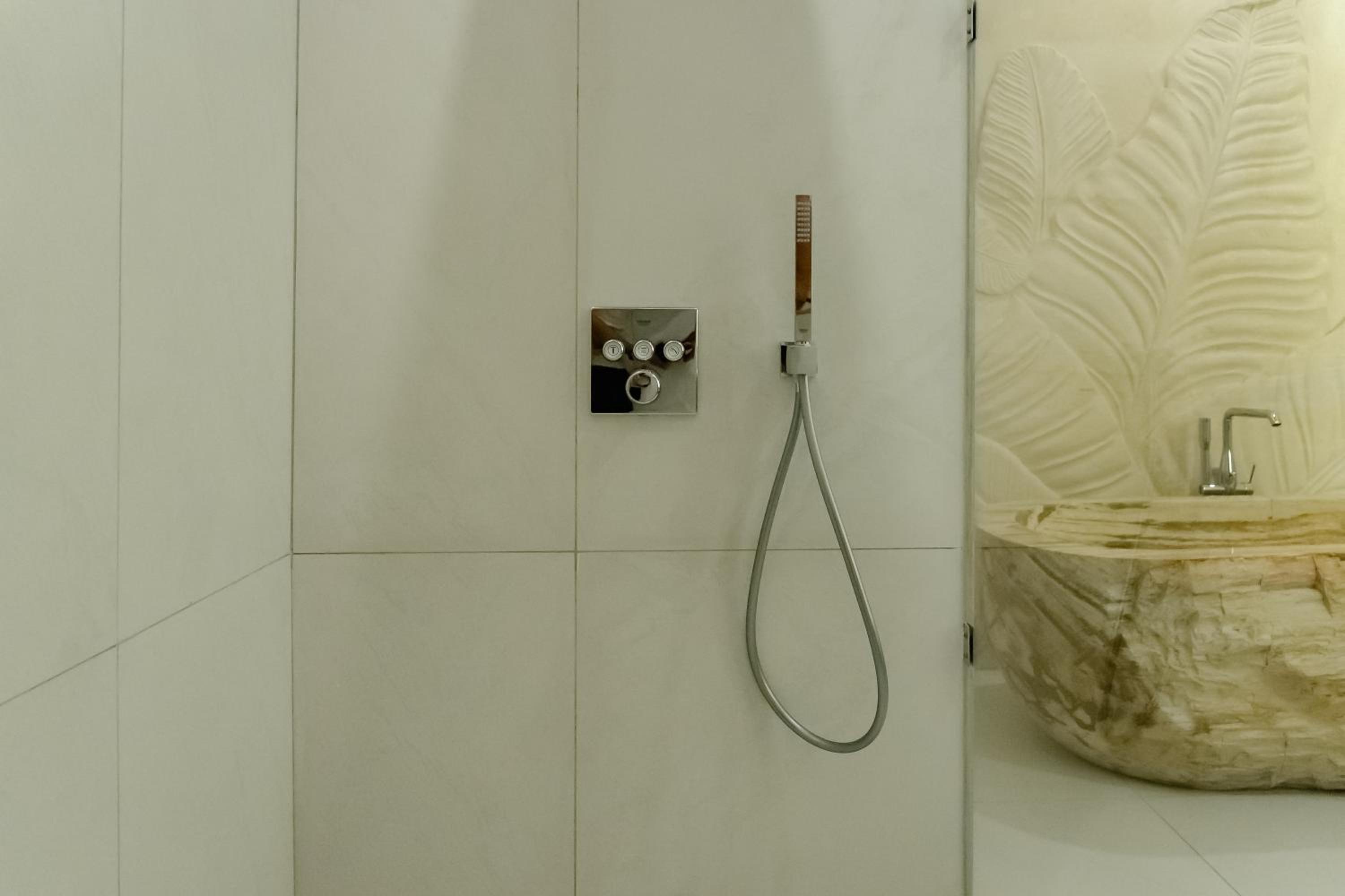 AMO Residences