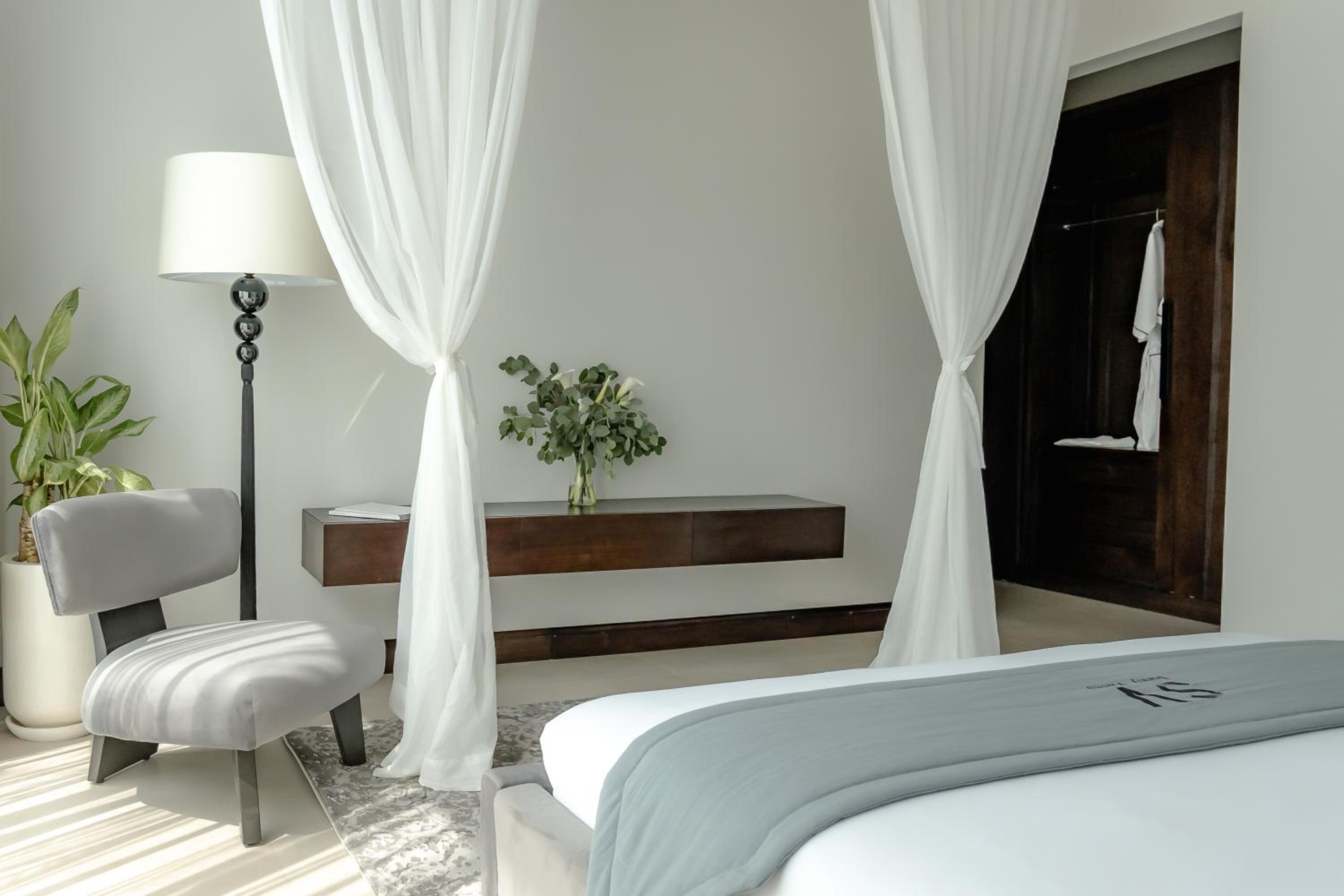 AMO Residences