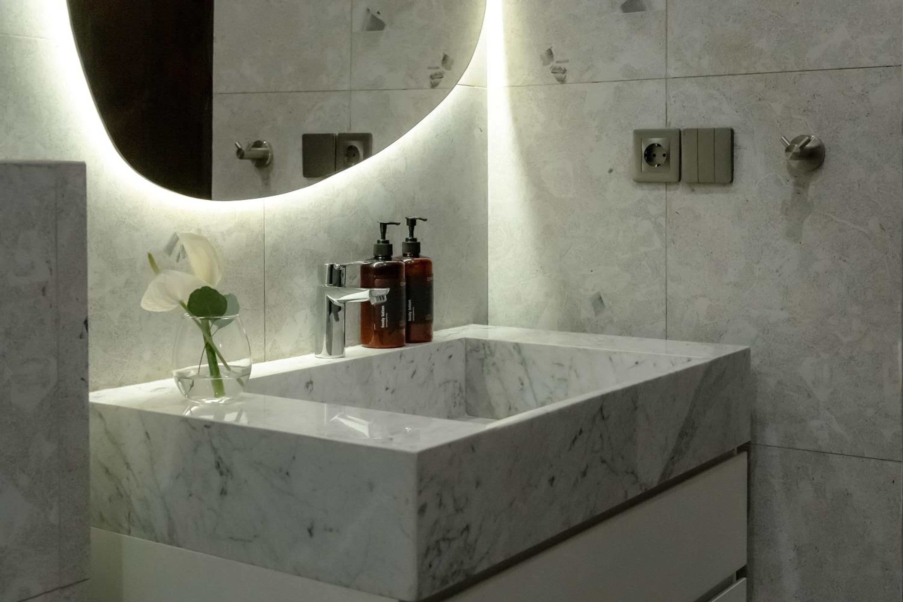AMO Residences