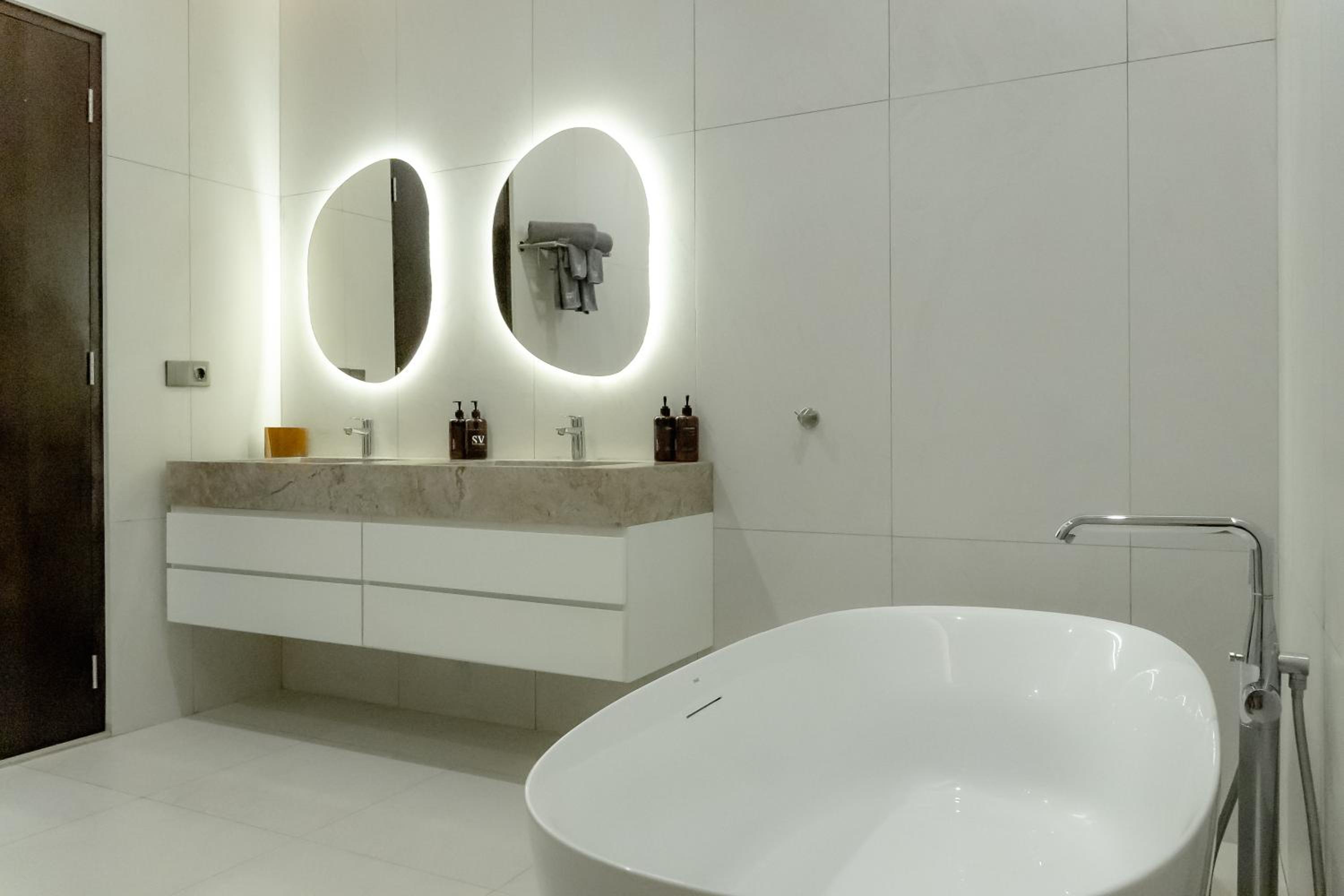AMO Residences