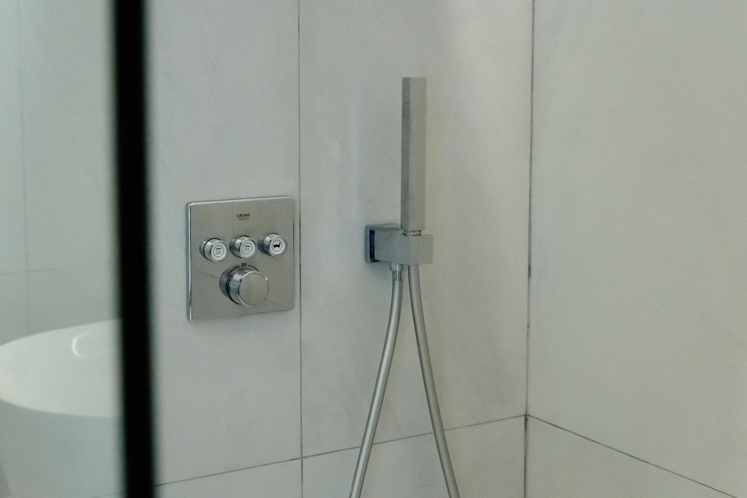 AMO Residences