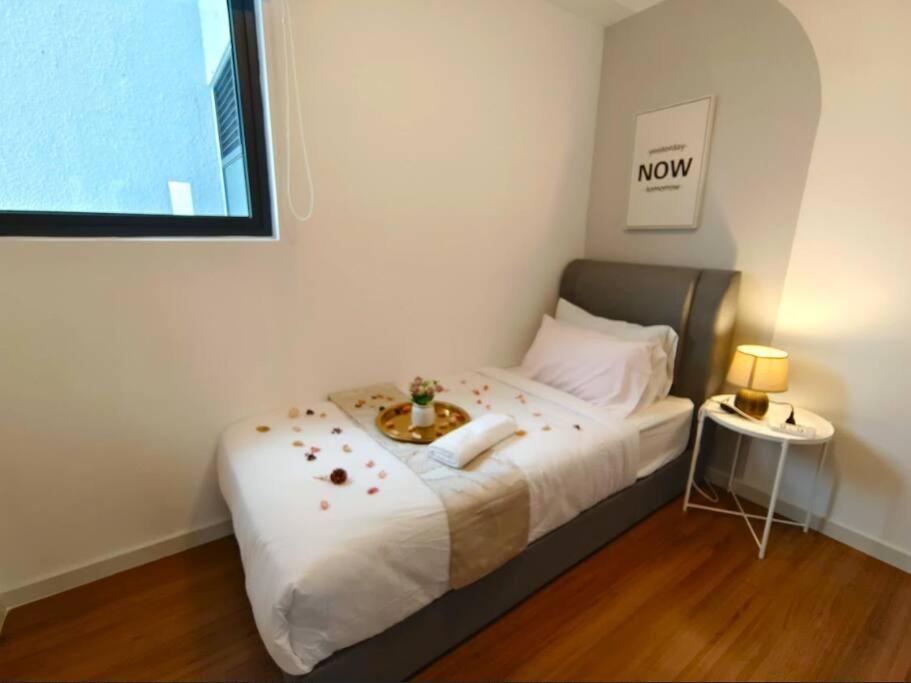 MVE52 KL Sunway Velocity Ikea MRT Cheras #9pax-2cp