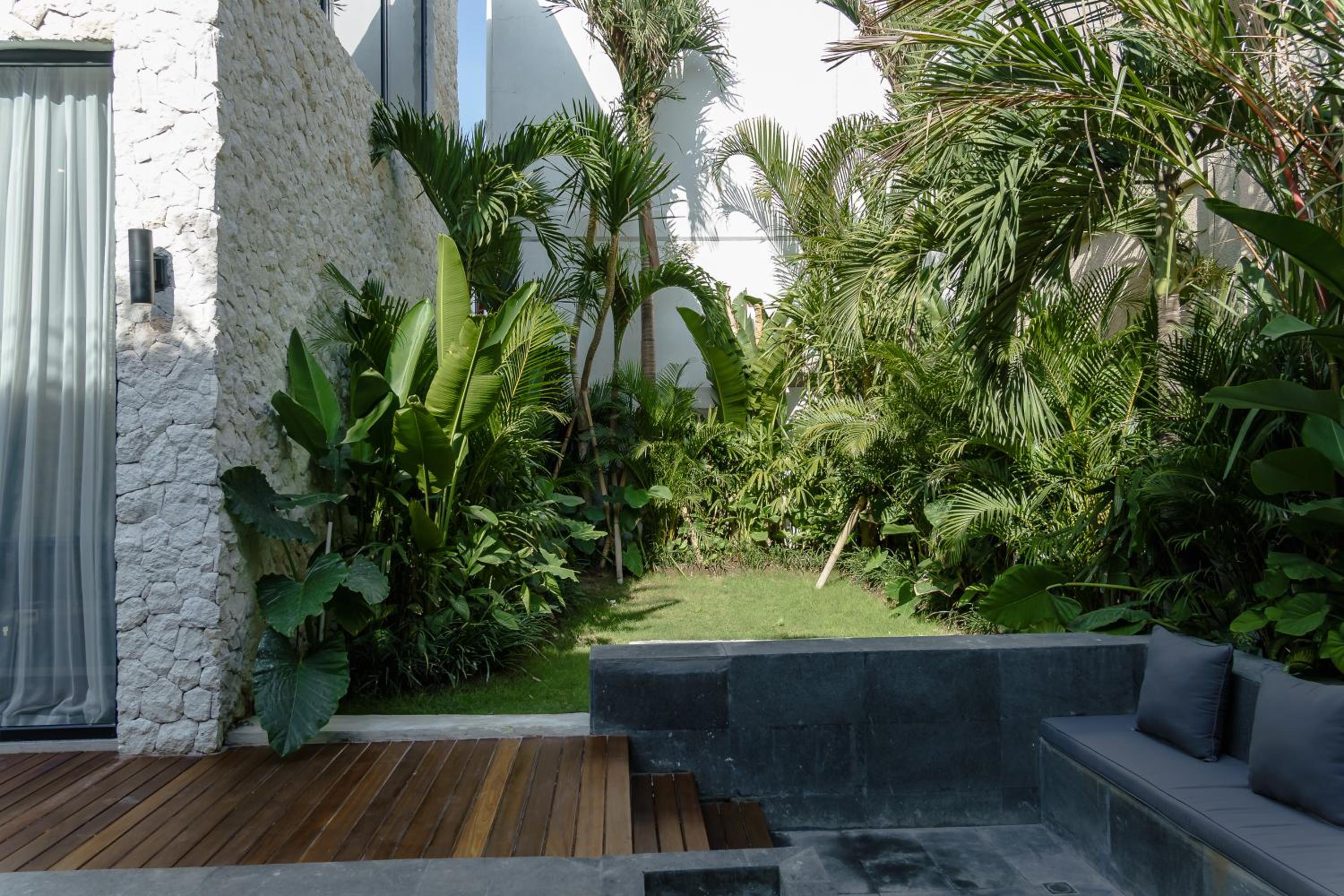 AMO Residences