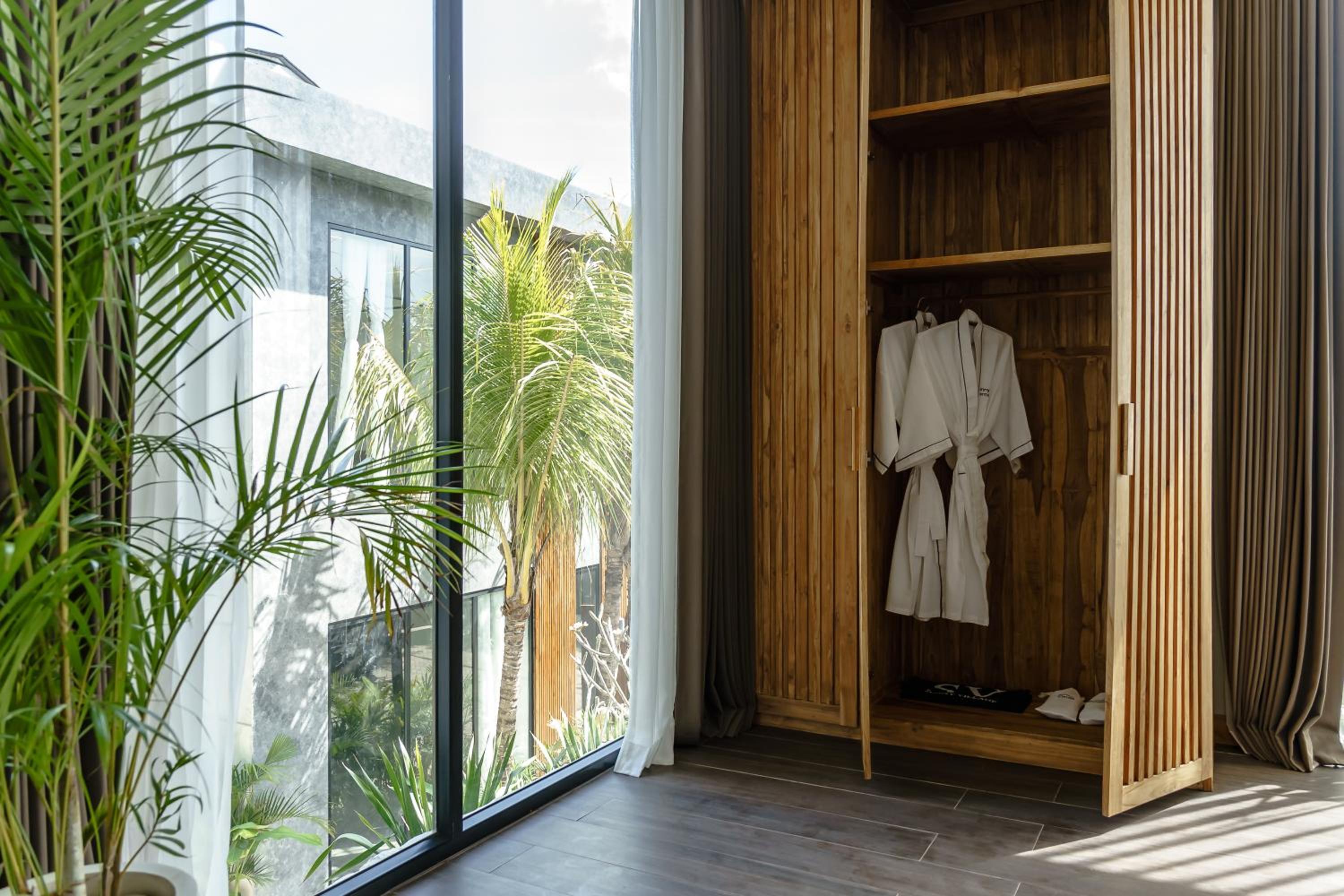 AMO Residences