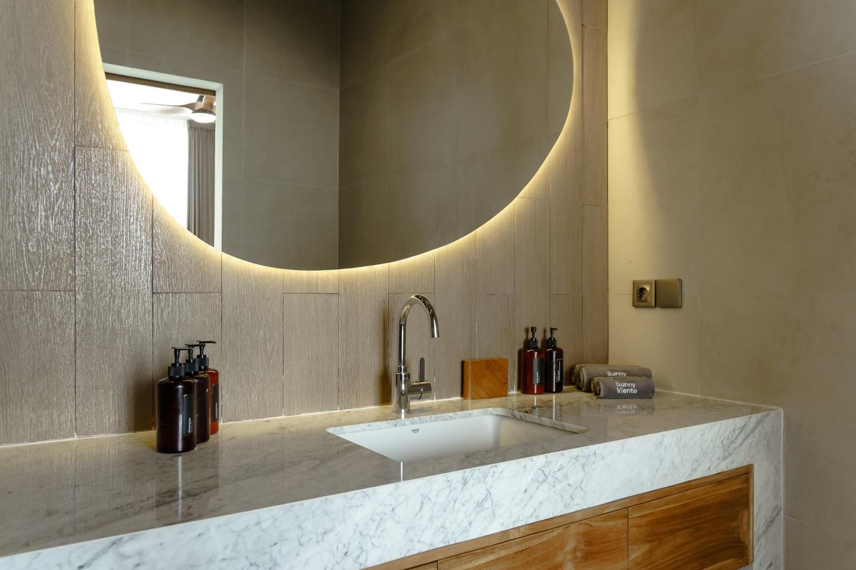 AMO Residences