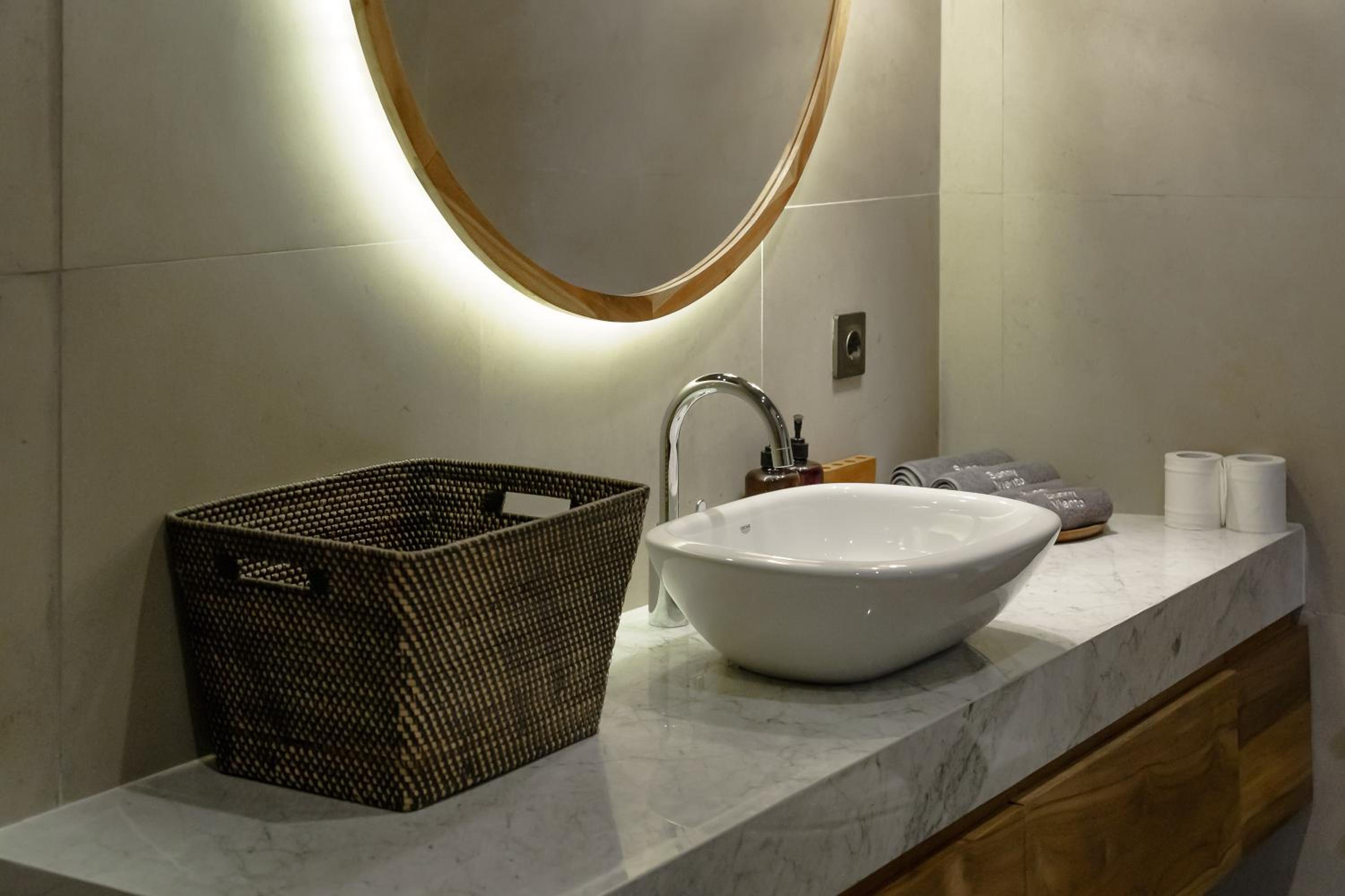 AMO Residences