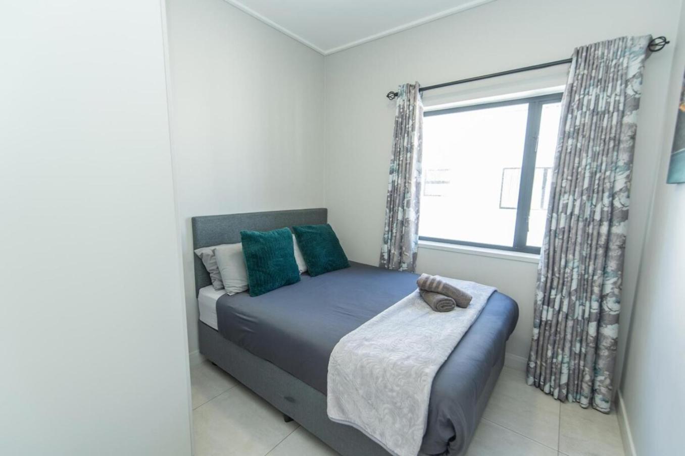 Modern 3 bedroom near the beachfront view 2