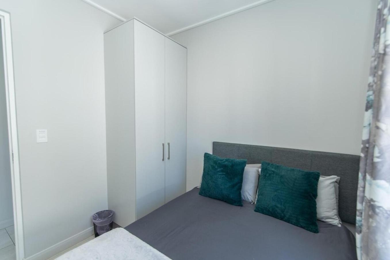 Modern 3 bedroom near the beachfront view 3