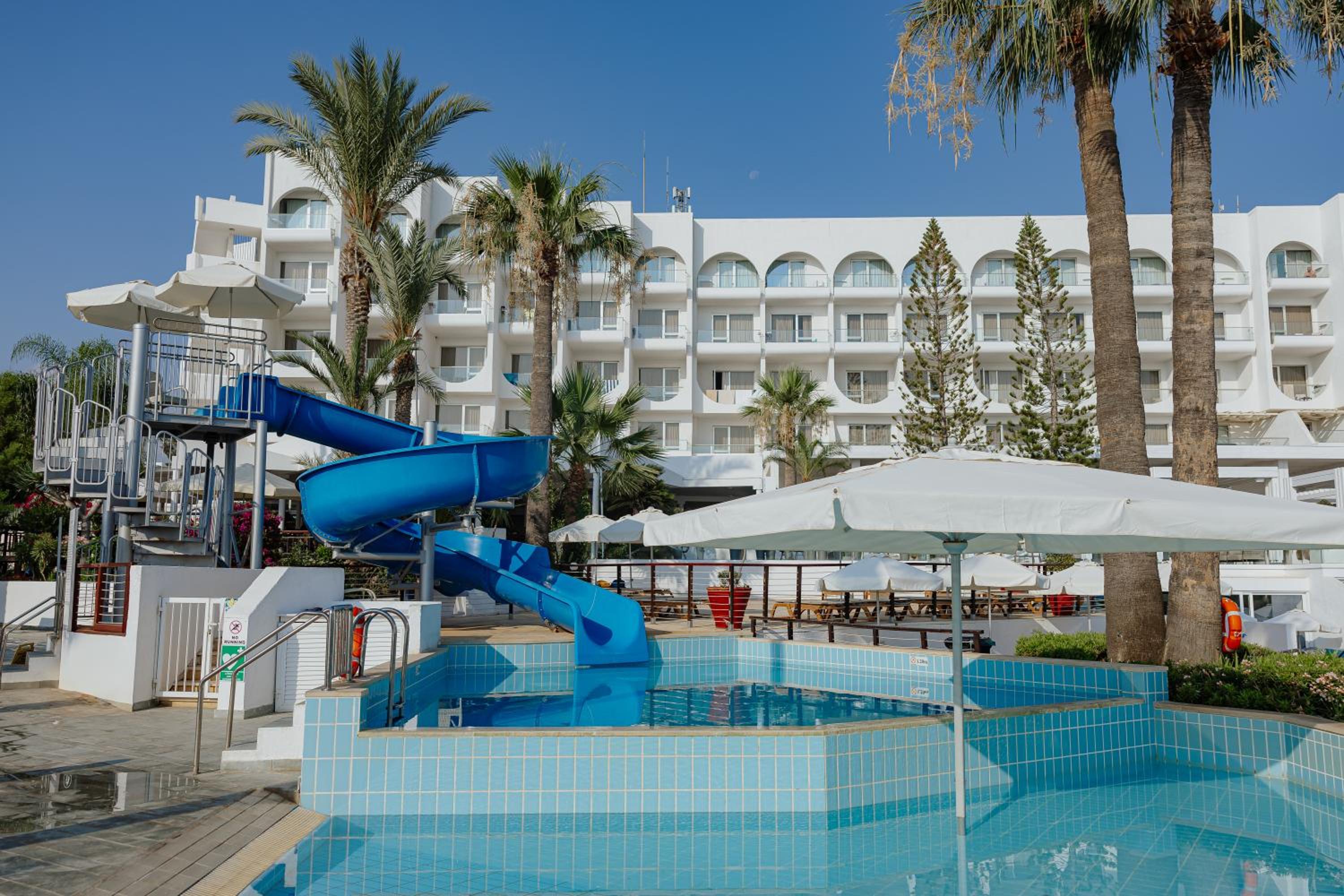 Golden Coast Beach Hotel — photo 30