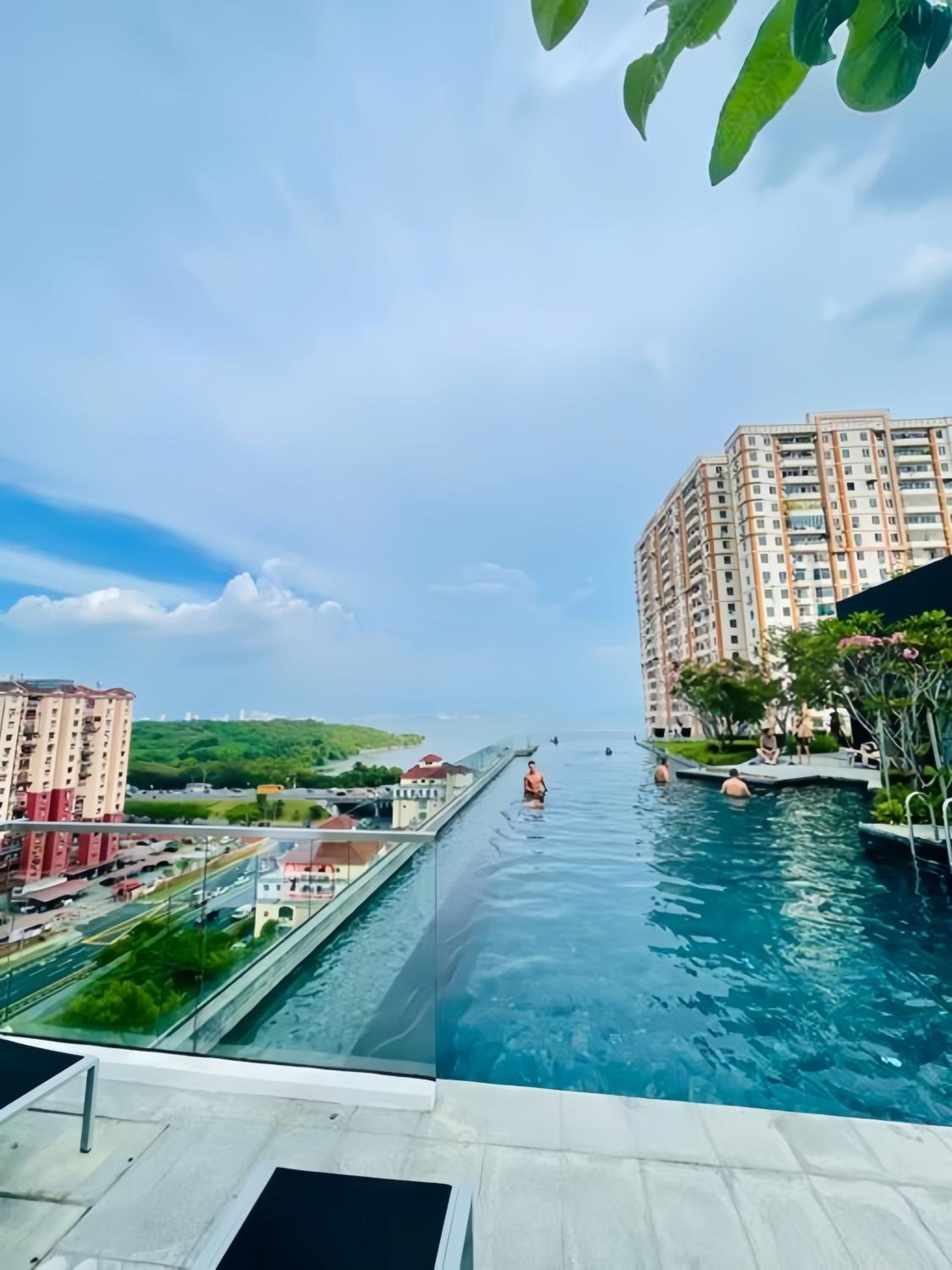 Urban Suites TWO Or THREE Bedroom Georgetown by ANC