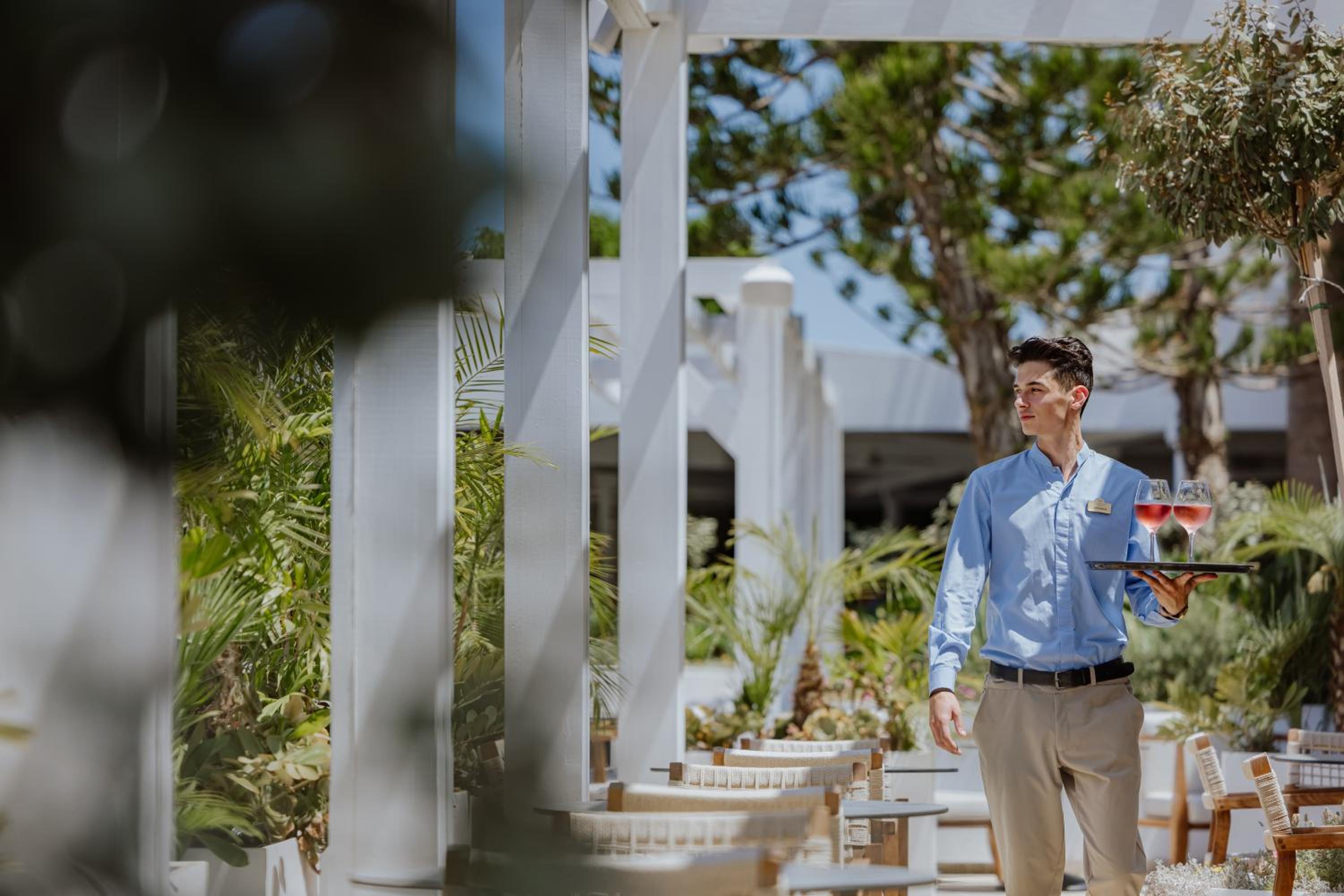 Golden Coast Beach Hotel — photo 9