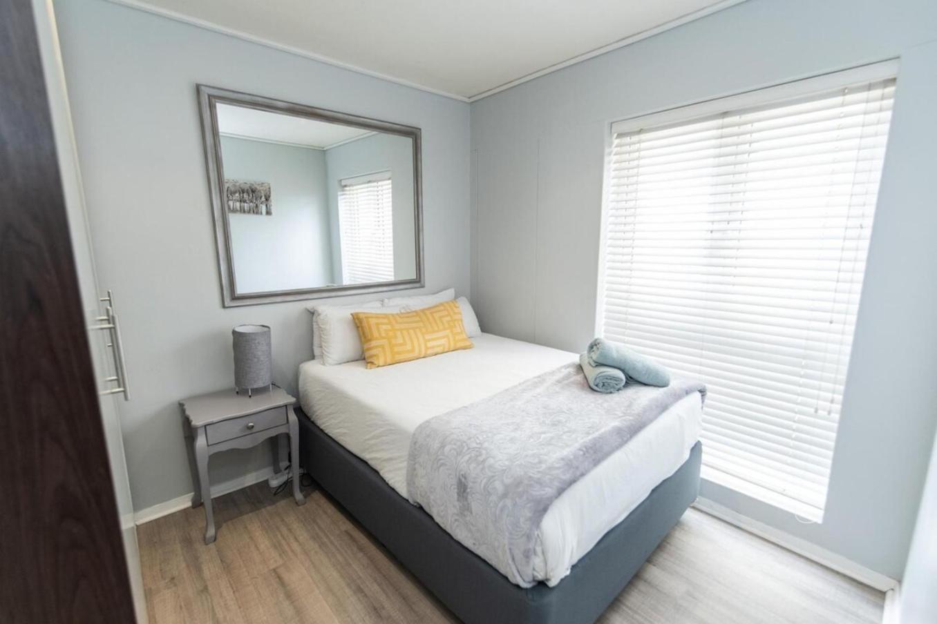 Port Elizabeth Vacations - The Pearls 2nd Floor Luxury Apartment - Property Image 1