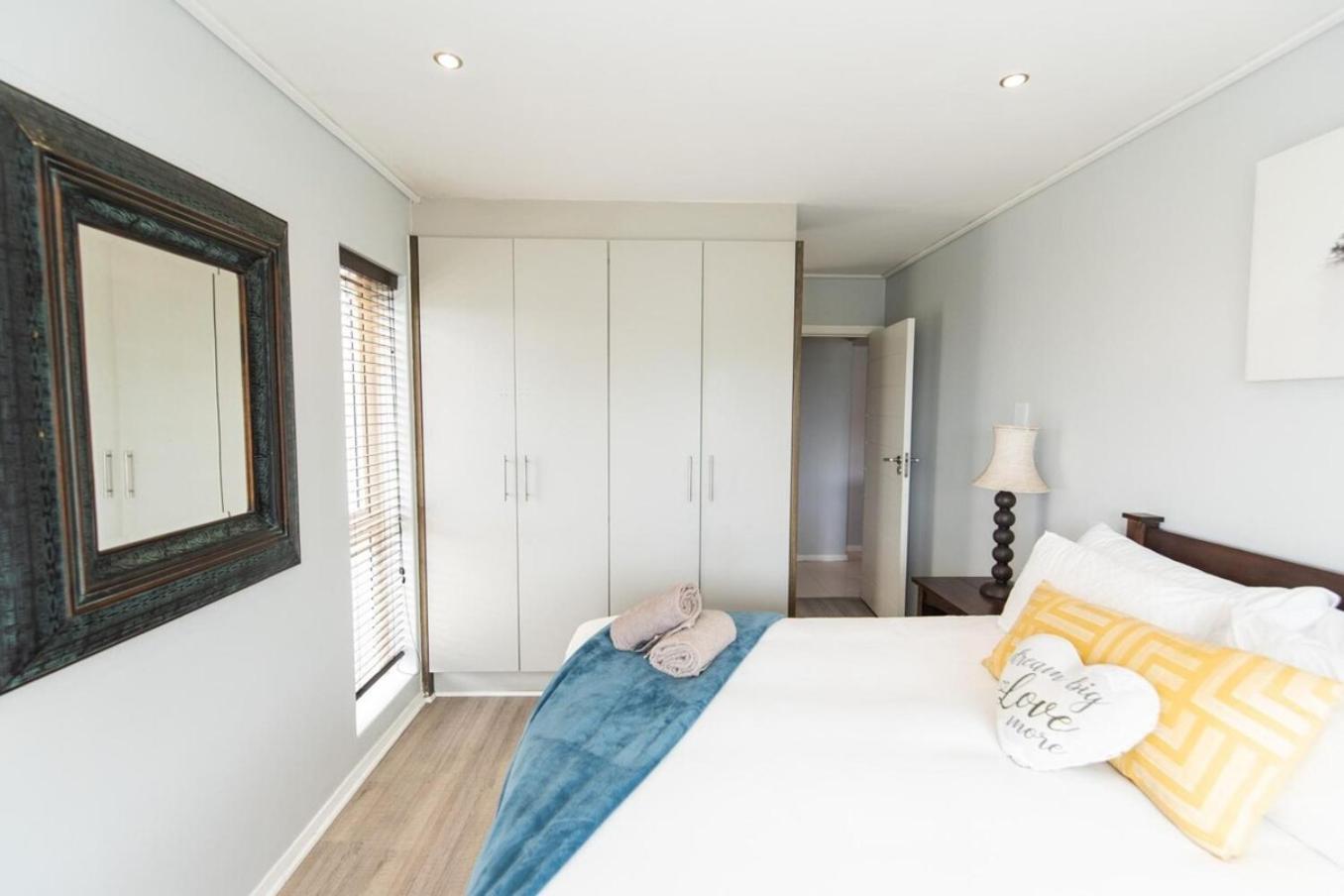 Port Elizabeth Vacations - The Pearls 2nd Floor Luxury Apartment - Property Image 11