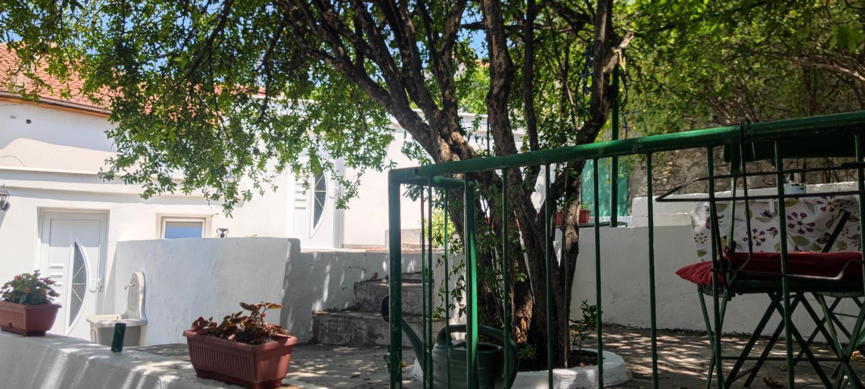 El Higo Apartments