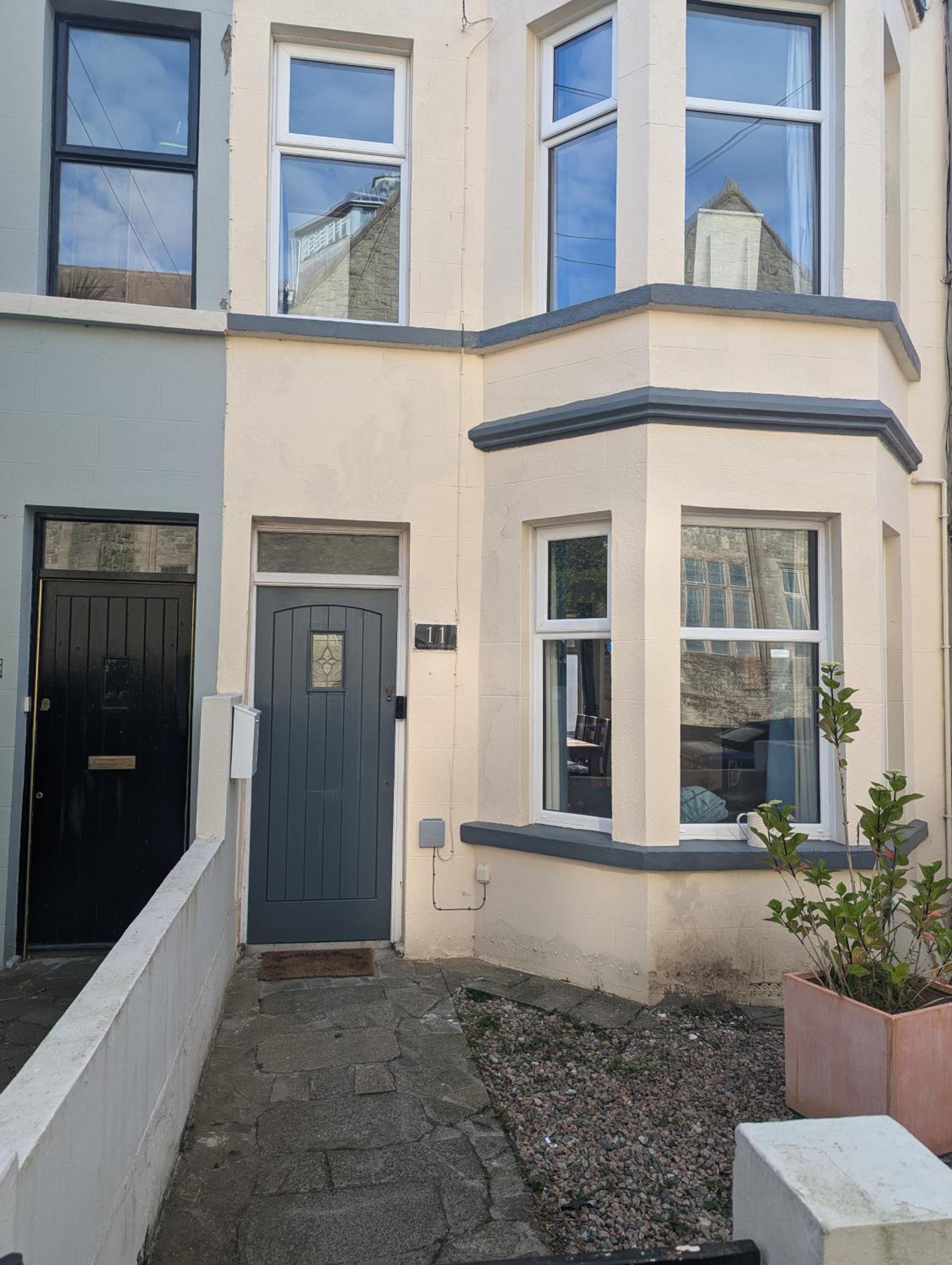 Prospect House - Elegant 4-Bed Family Escape Near Ward Park & Marina