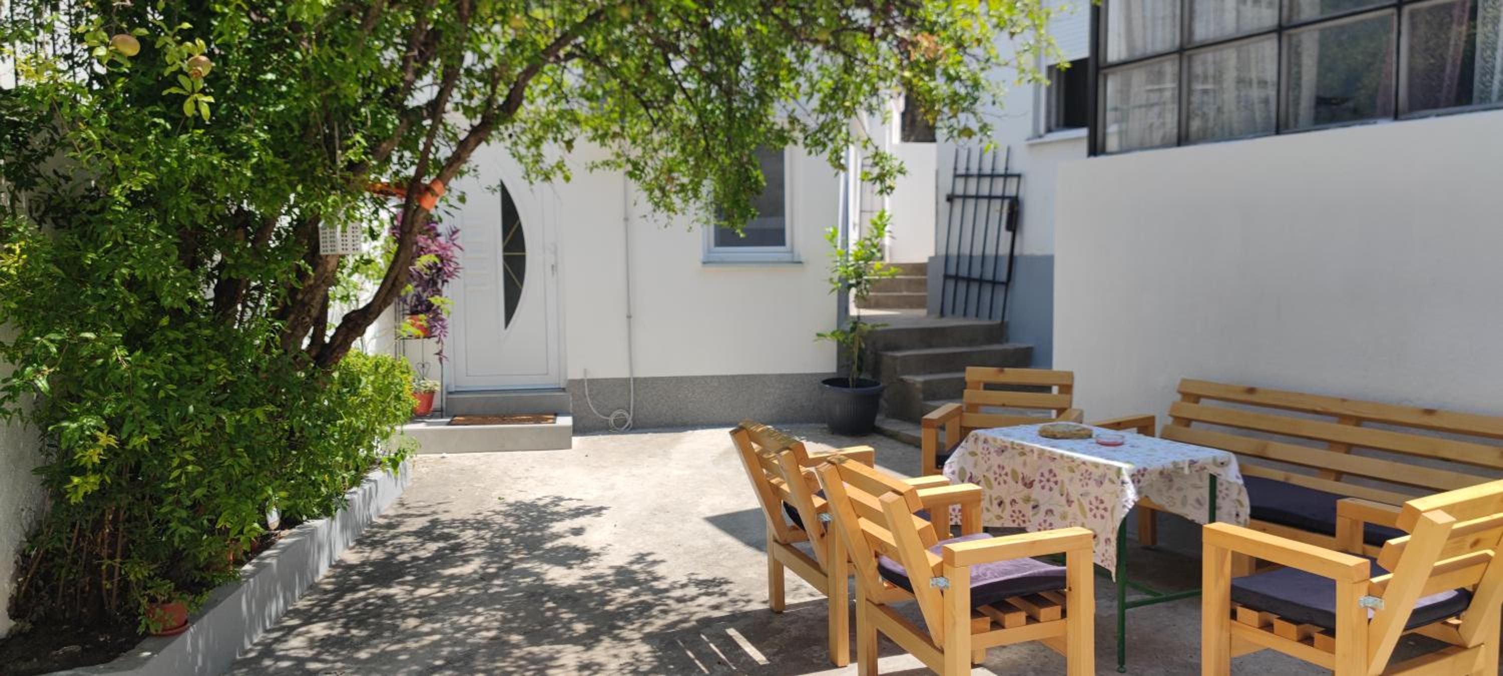 El Higo Apartments