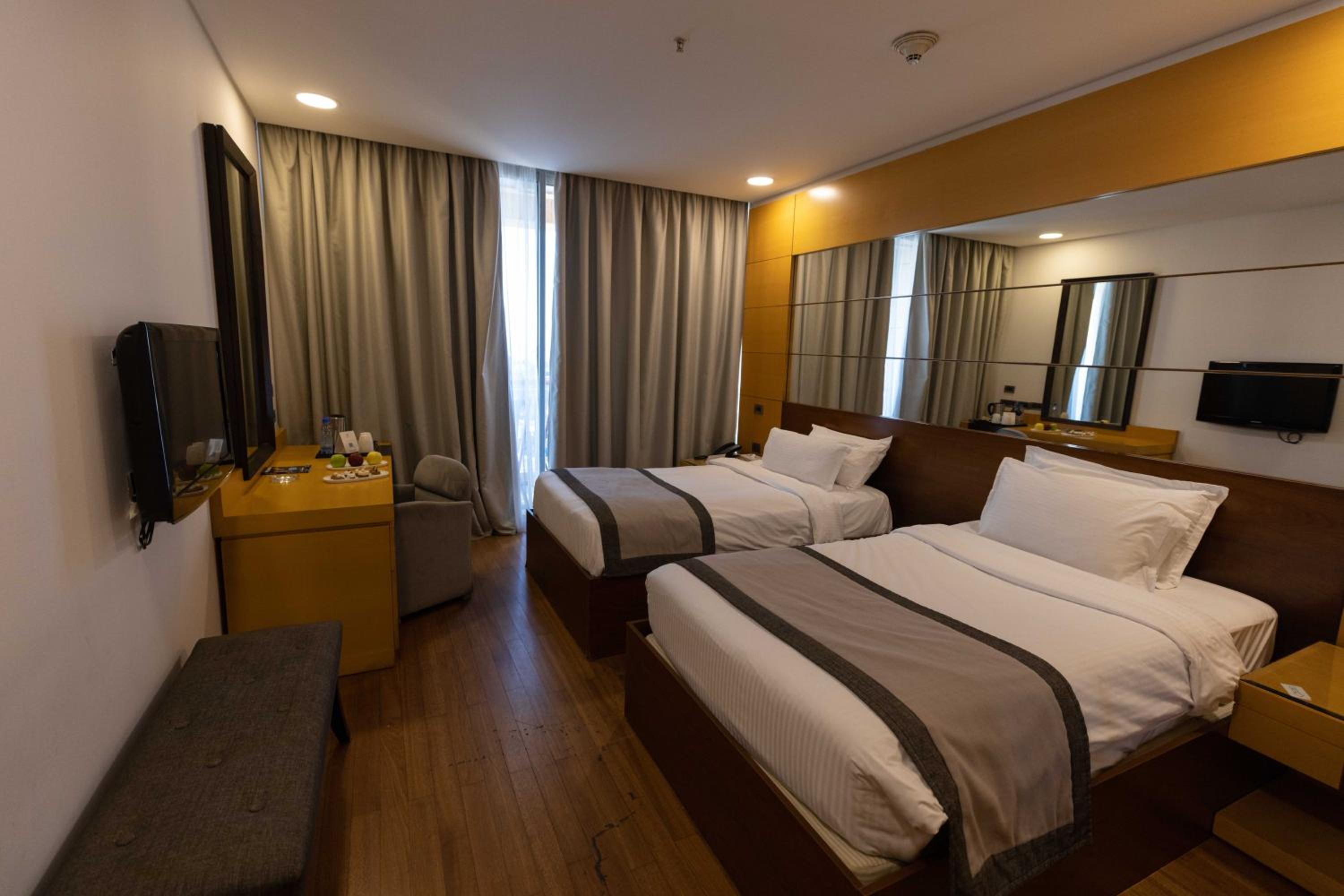 Coral Beach Hotel And Resort Beirut - Image 3