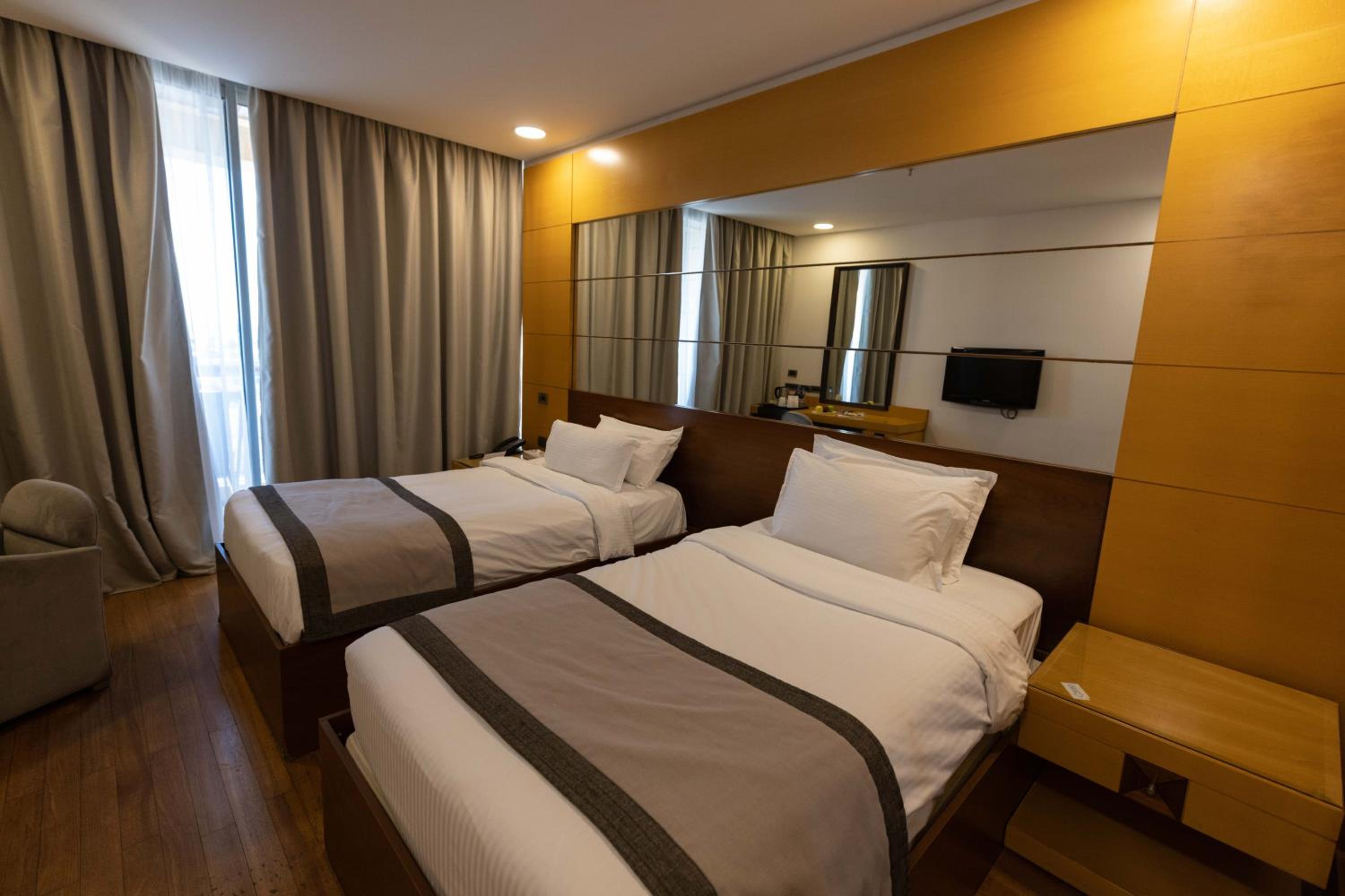 Coral Beach Hotel And Resort Beirut - Image 4