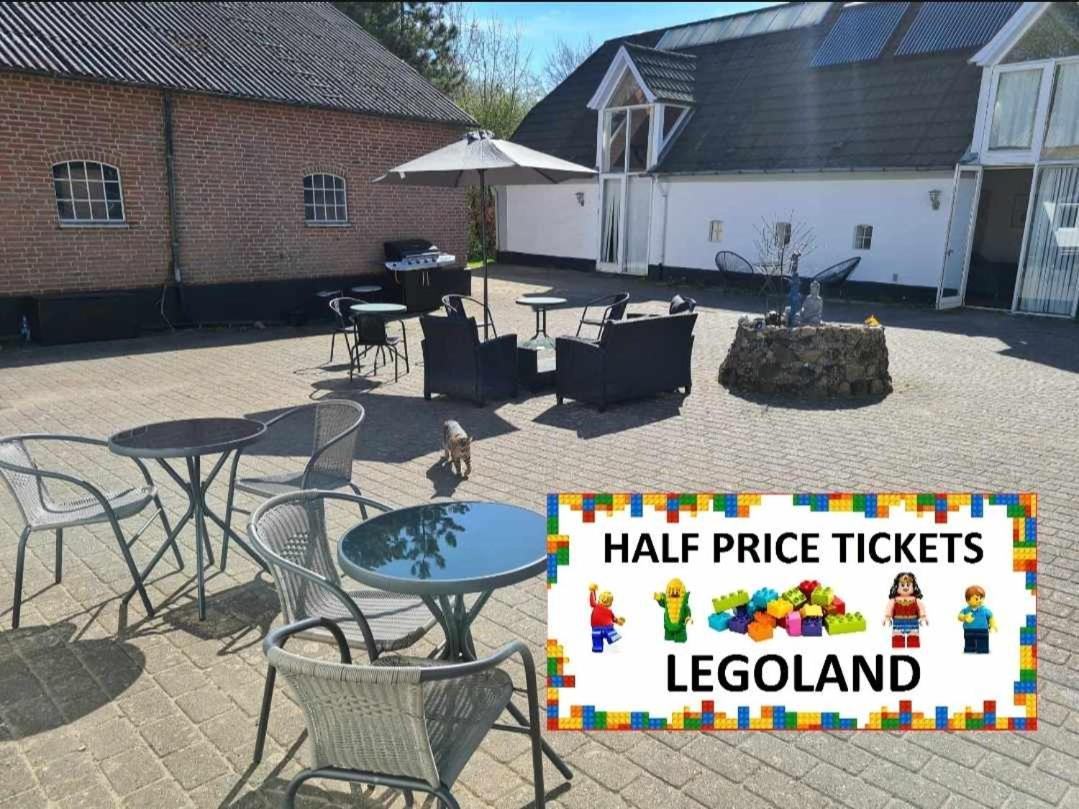 Hotel Trandafir Guesthouse - Image 1