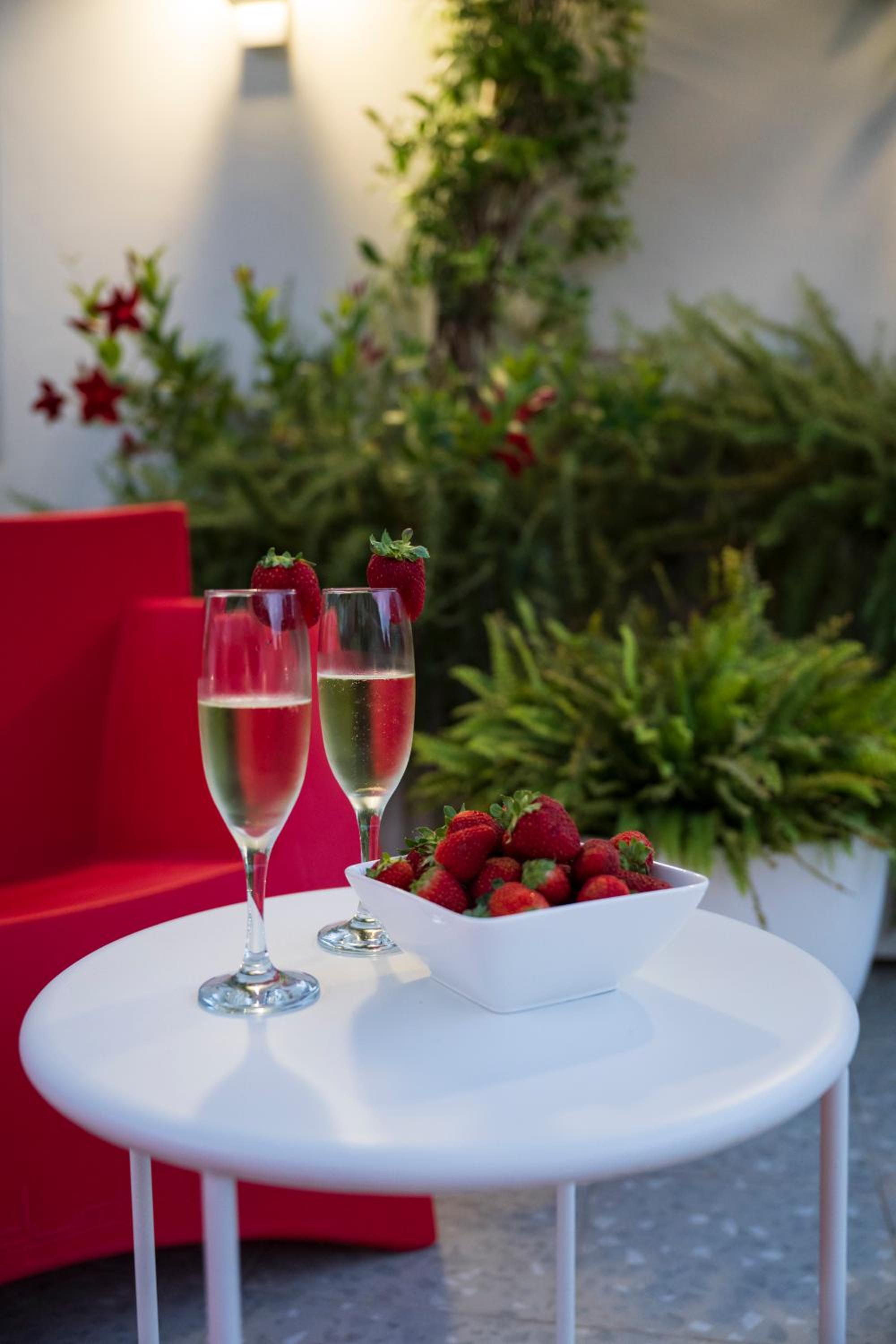 Hotel Rooftop 19_Amalfi Luxury Suite - Image 1