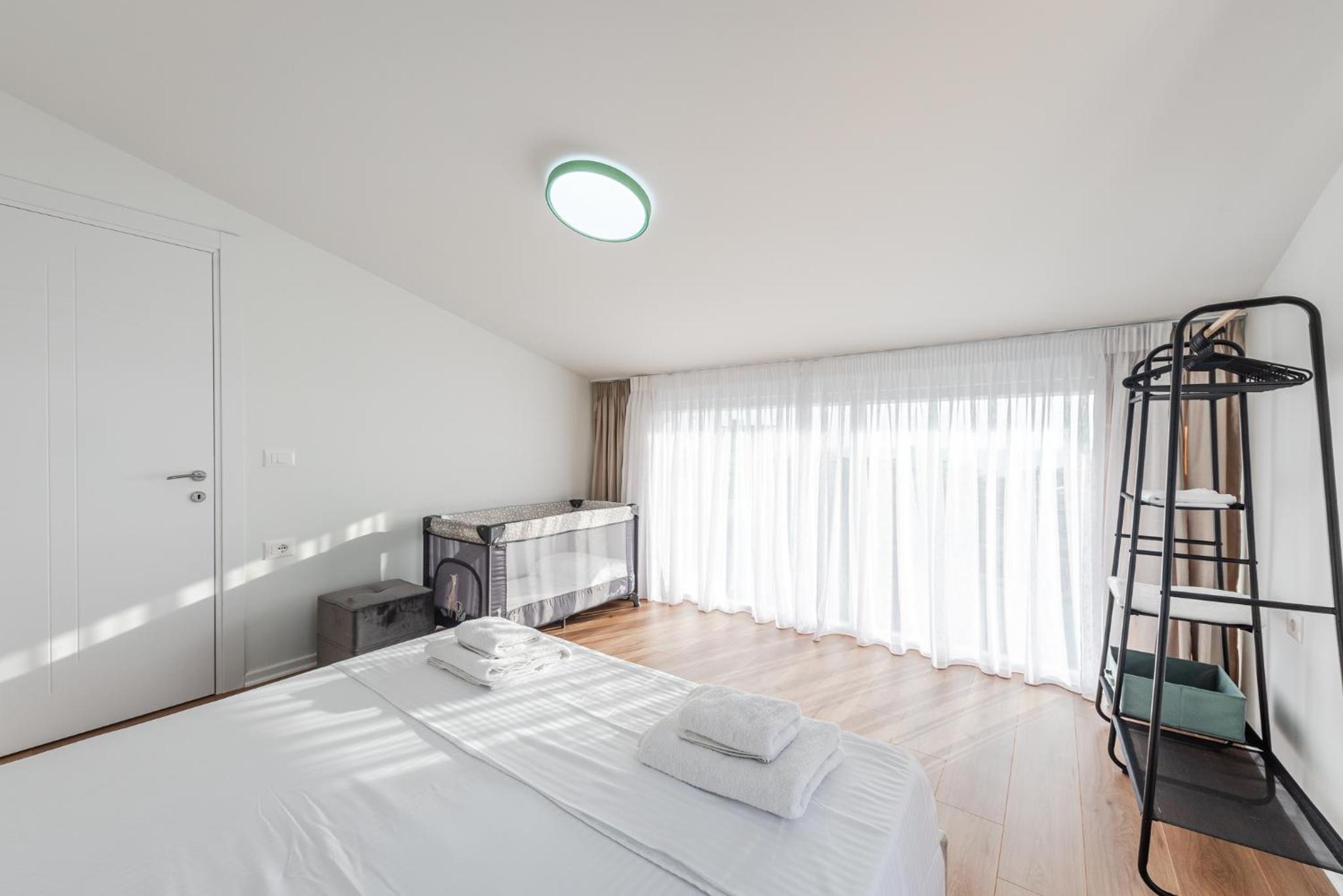 8th Floor Apartments, Golem