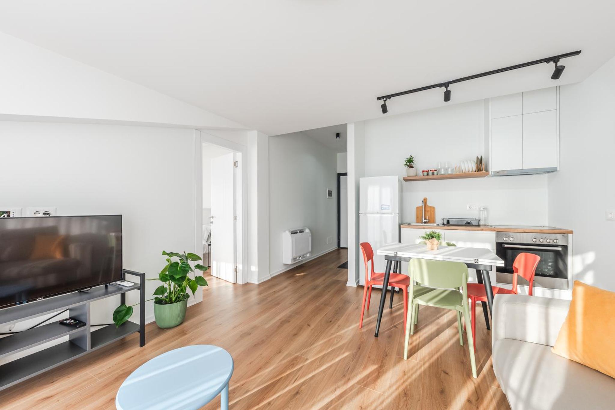 8th Floor Apartments, Golem