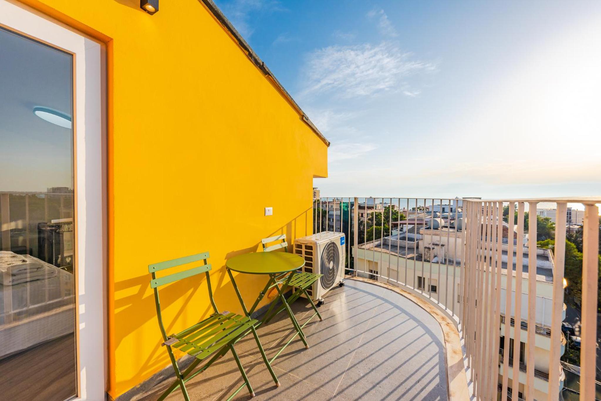 8th Floor Apartments, Golem