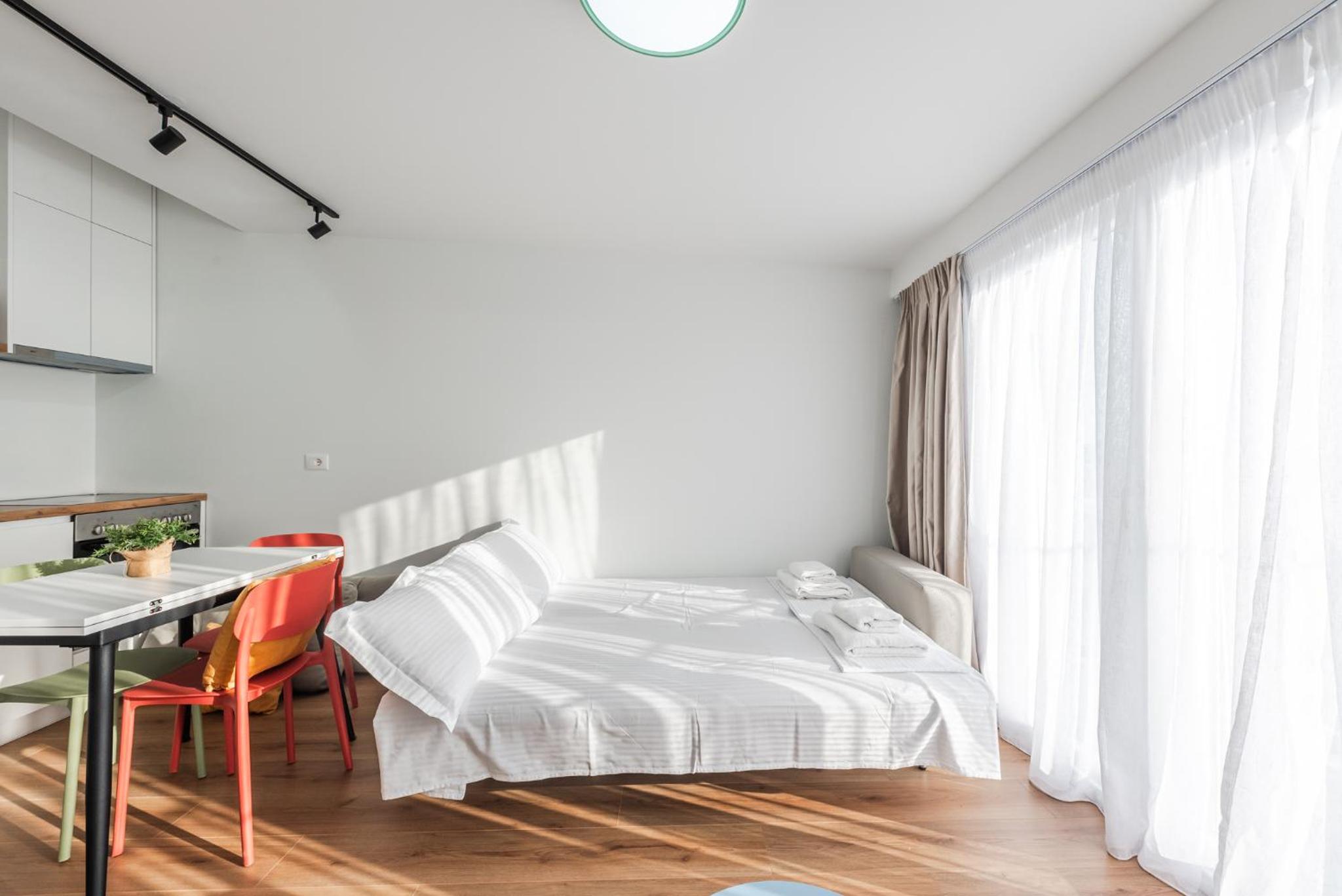 8th Floor Apartments, Golem
