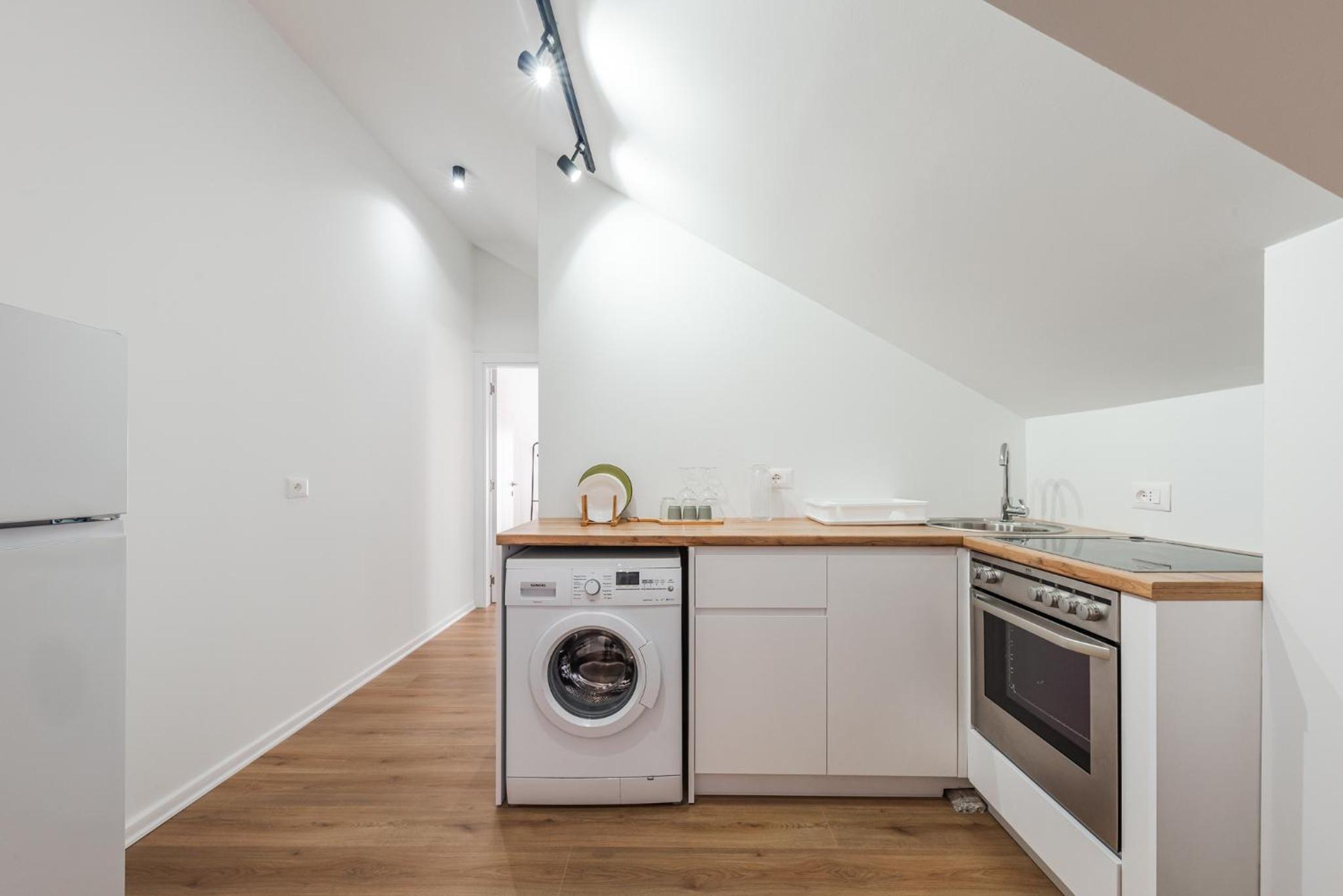 8th Floor Apartments, Golem