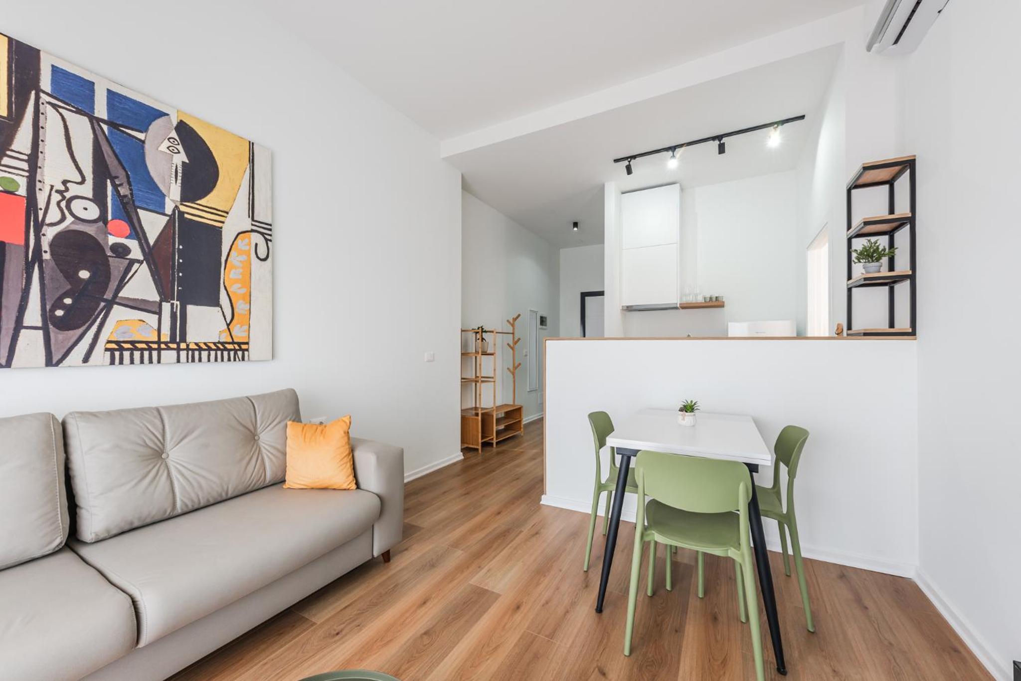8th Floor Apartments, Golem