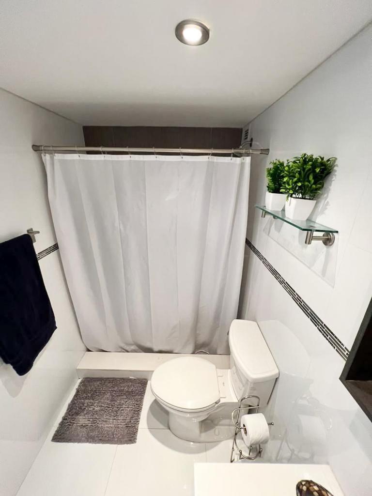 Bayview Modern Studio with Pool, Beach Access and FREE Parking view 5