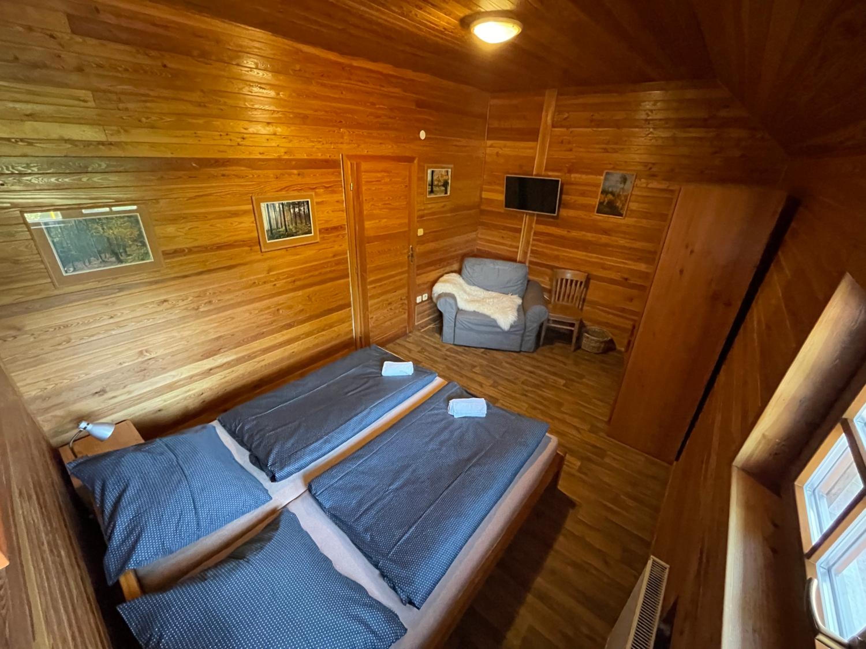 Areál Kamínka - POKOJE A APARTMÁNY