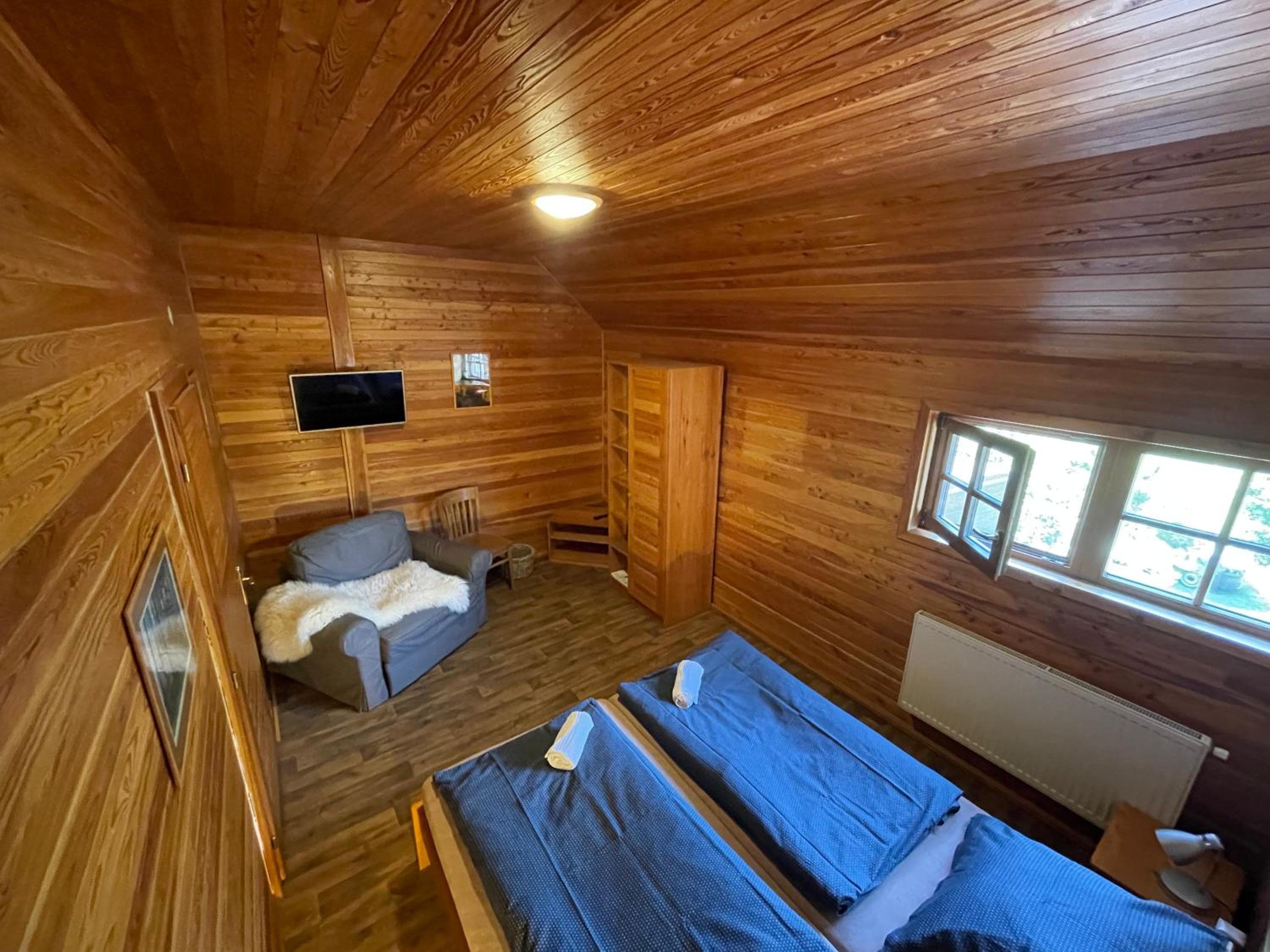 Areál Kamínka - POKOJE A APARTMÁNY
