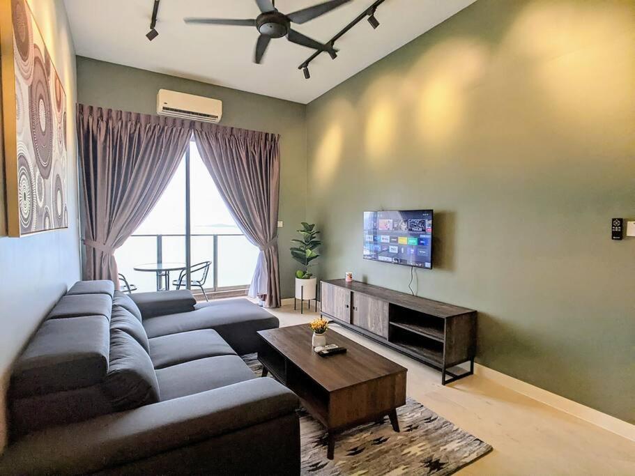 Silverscape Residence 2 Bedrooms Suite by MJ Holiday