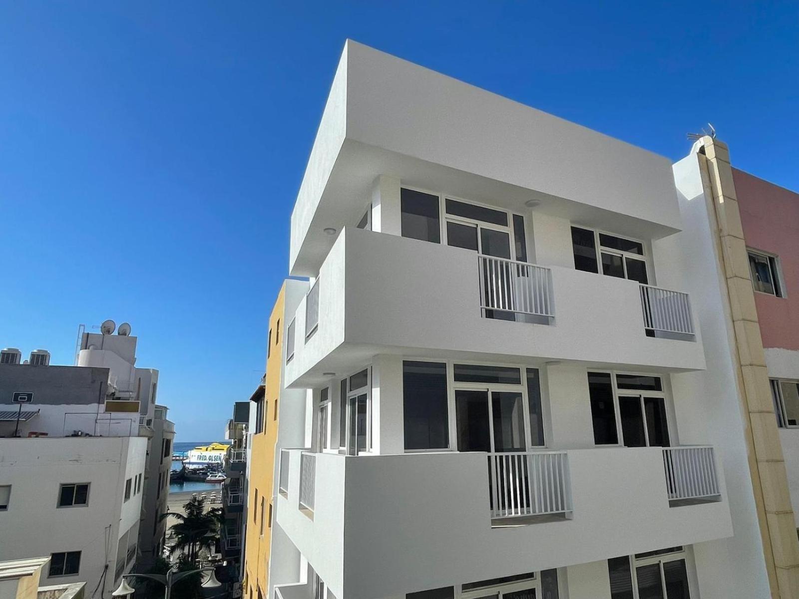 Few steps from the beach hostel in Los Cristianos view 3