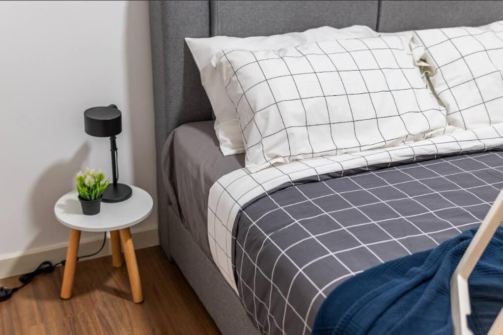 MVE20 KL Sunway Velocity Ikea MRT Cheras #8pax-1cp