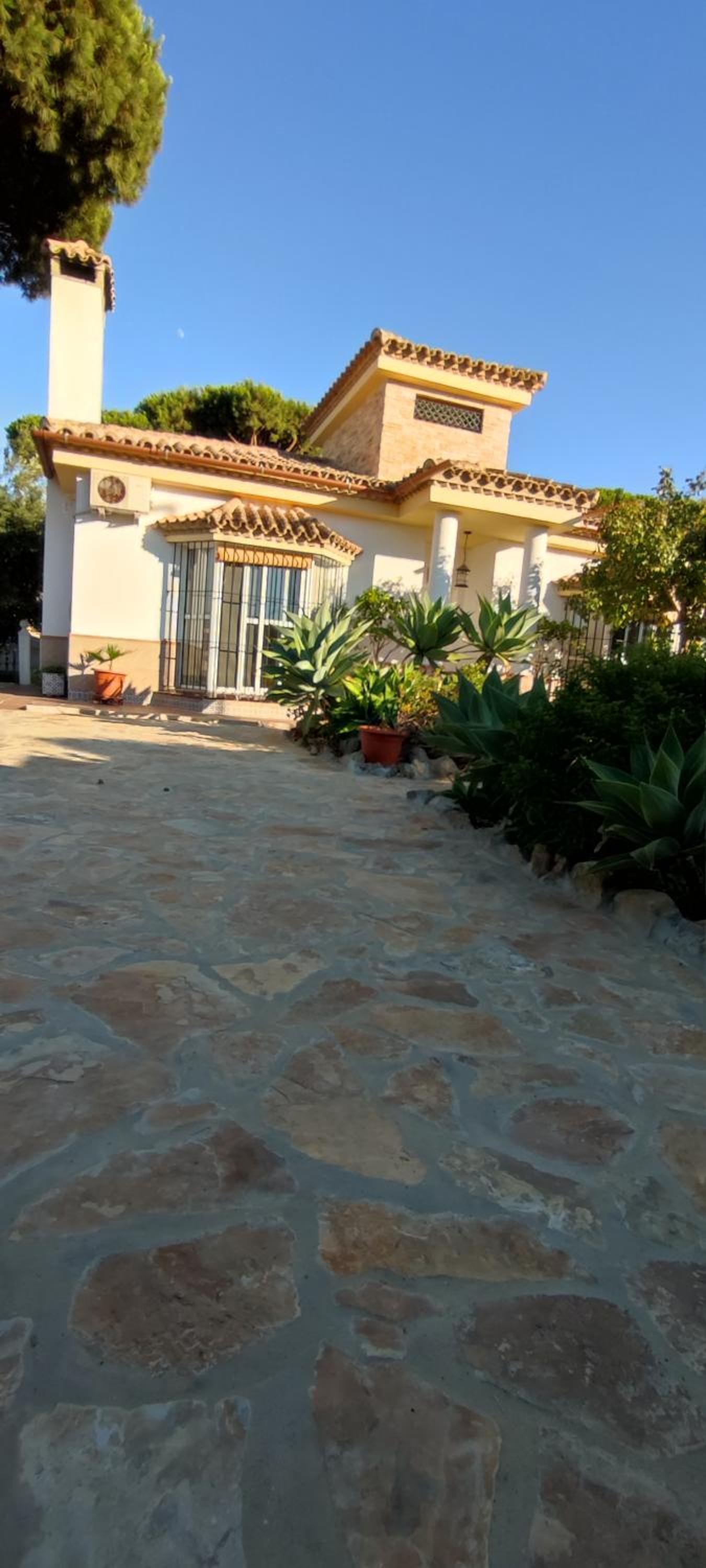 Beach house near Tennis Club La Barrosa